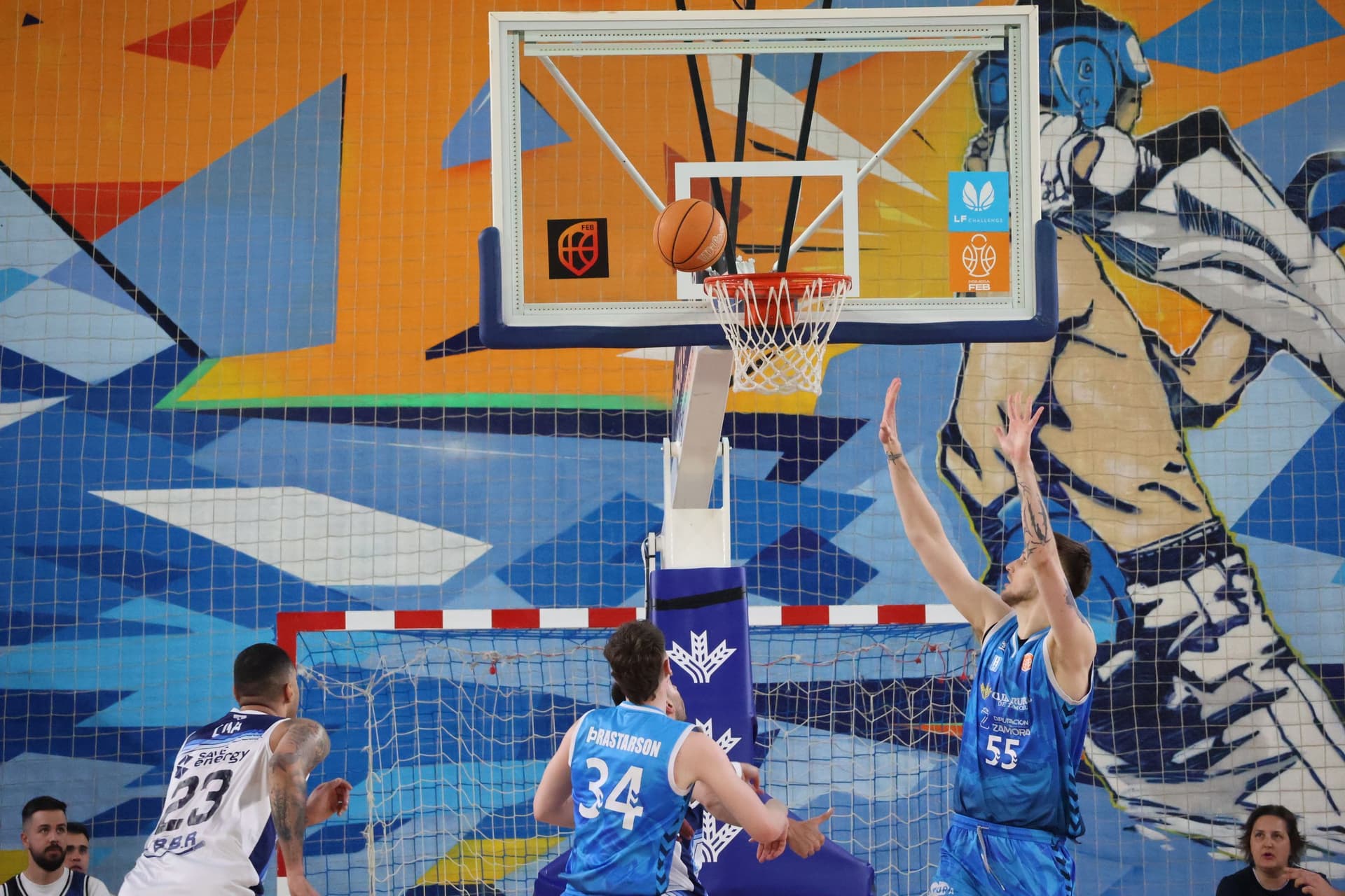 (35) GALERÍA | El encuentro entre el CB Zamora y el Flexicar Fuenlabrada, en imágenes