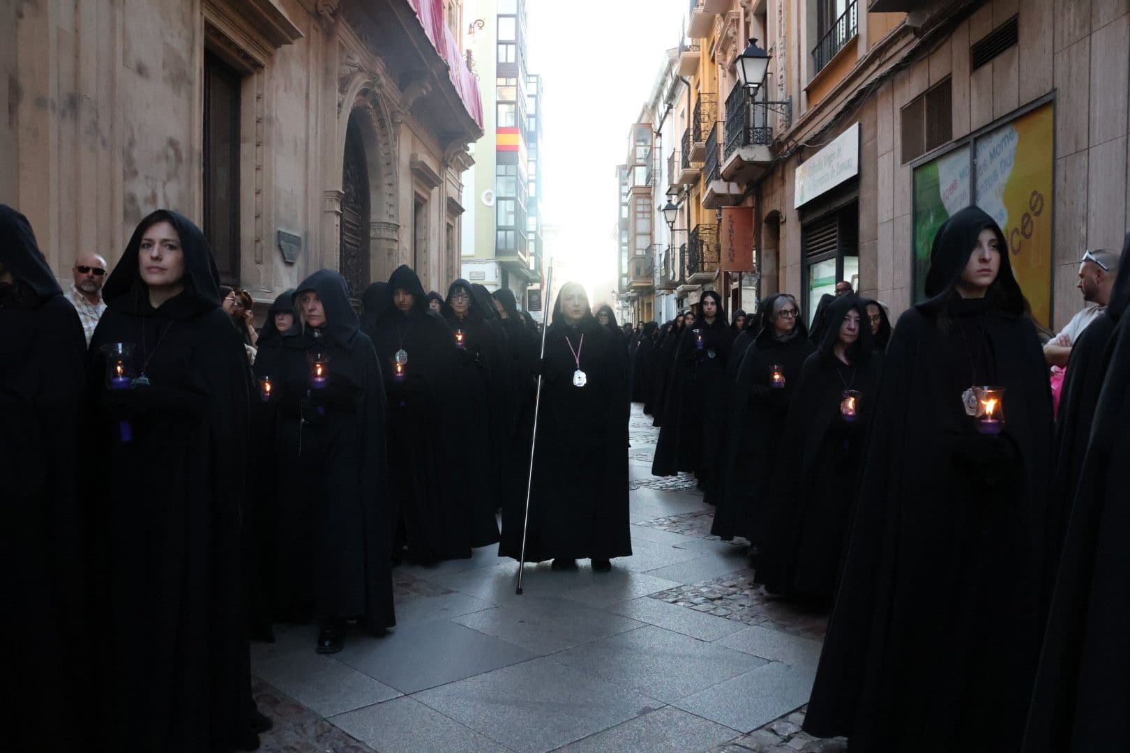 (92) GALERÍA | Revive en imágenes la procesión de la Soledad