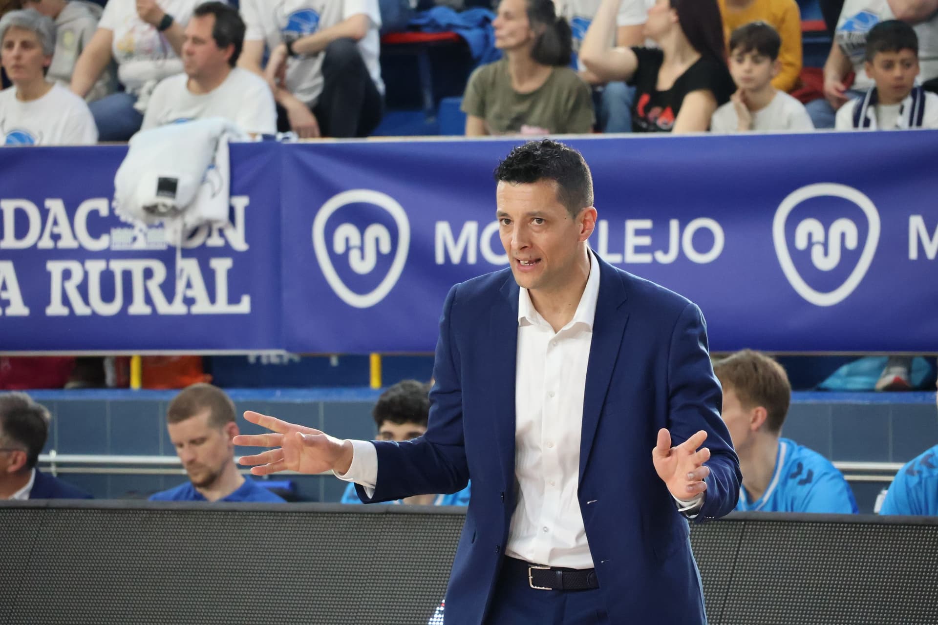 (48) GALERÍA | El encuentro entre el CB Zamora y el Flexicar Fuenlabrada, en imágenes