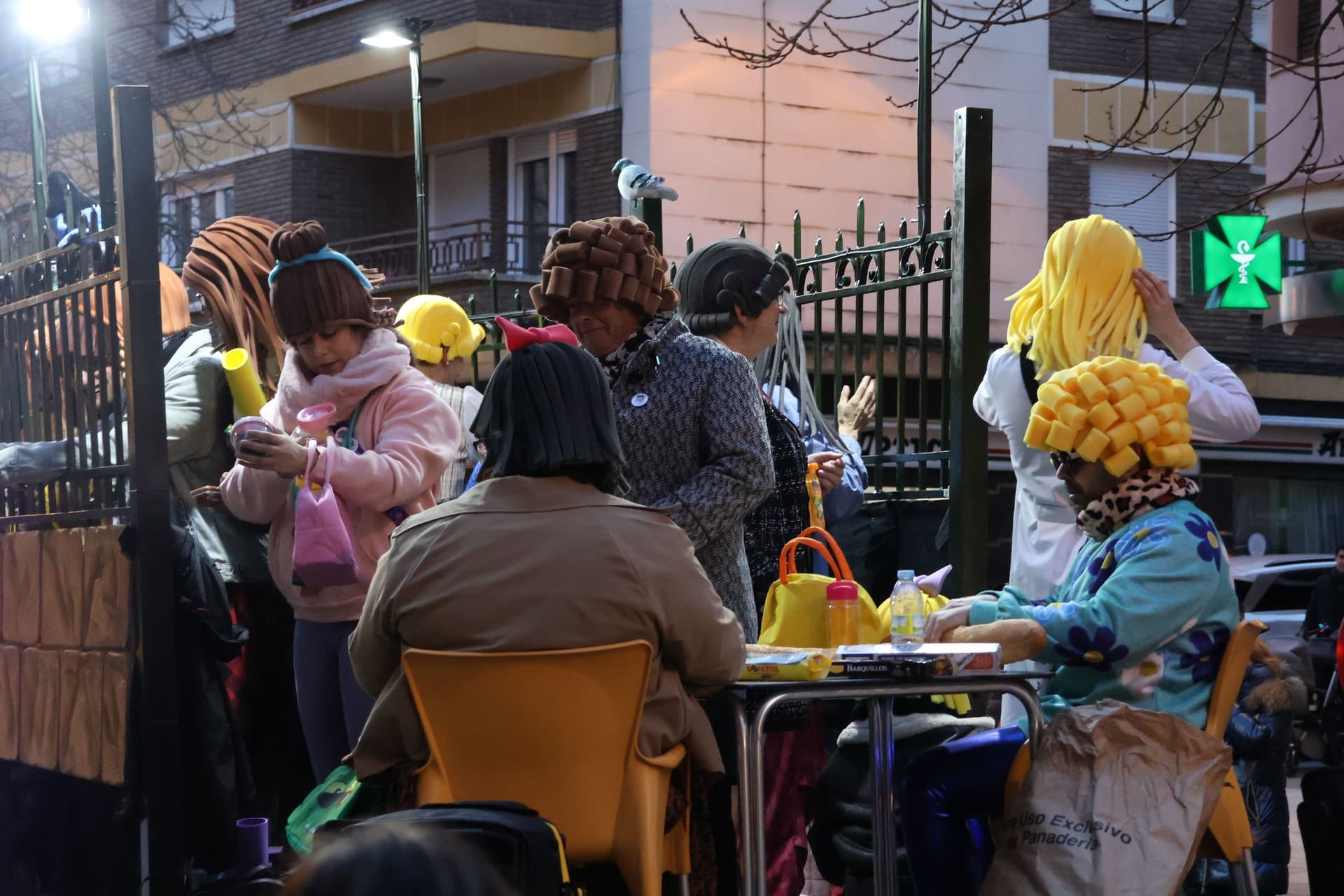 (42) GALERÍA | Segundo desfile, mismo entusiasmo: Zamora se vuelve a disfrazar de Carnaval