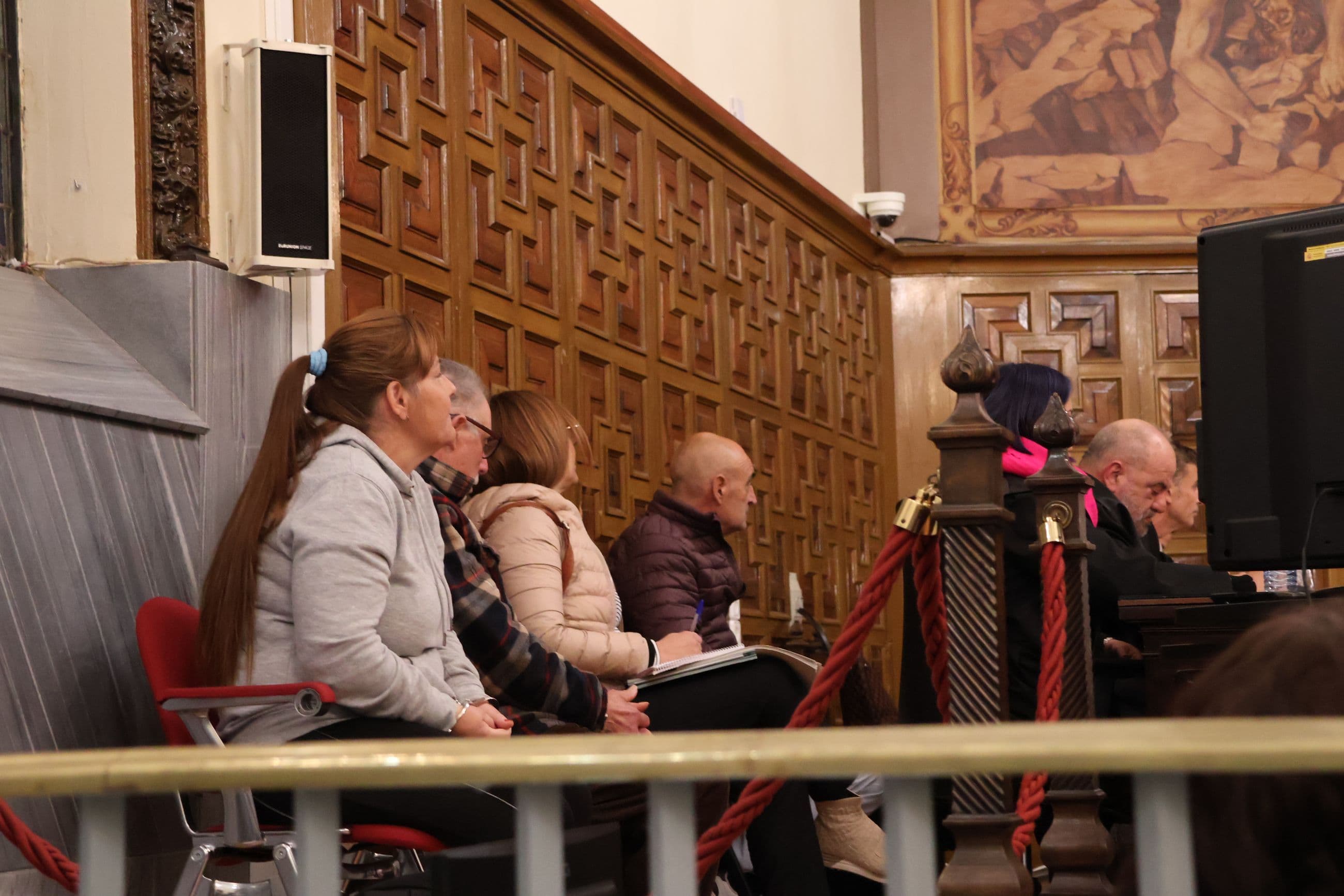 Momento en el que el jurado emite el veredicto de culpabilidad de dos de los acusados y absuelve al tercero en el crimen del Lago | Verónica Muriel