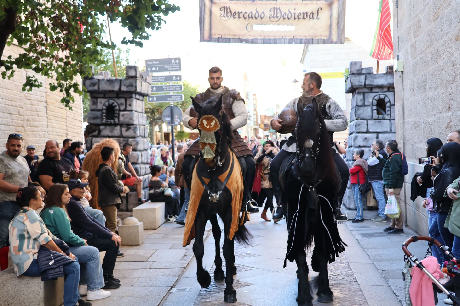 (7) GALERÍA | Desfile inaugural Mercado Medieval de Zamora