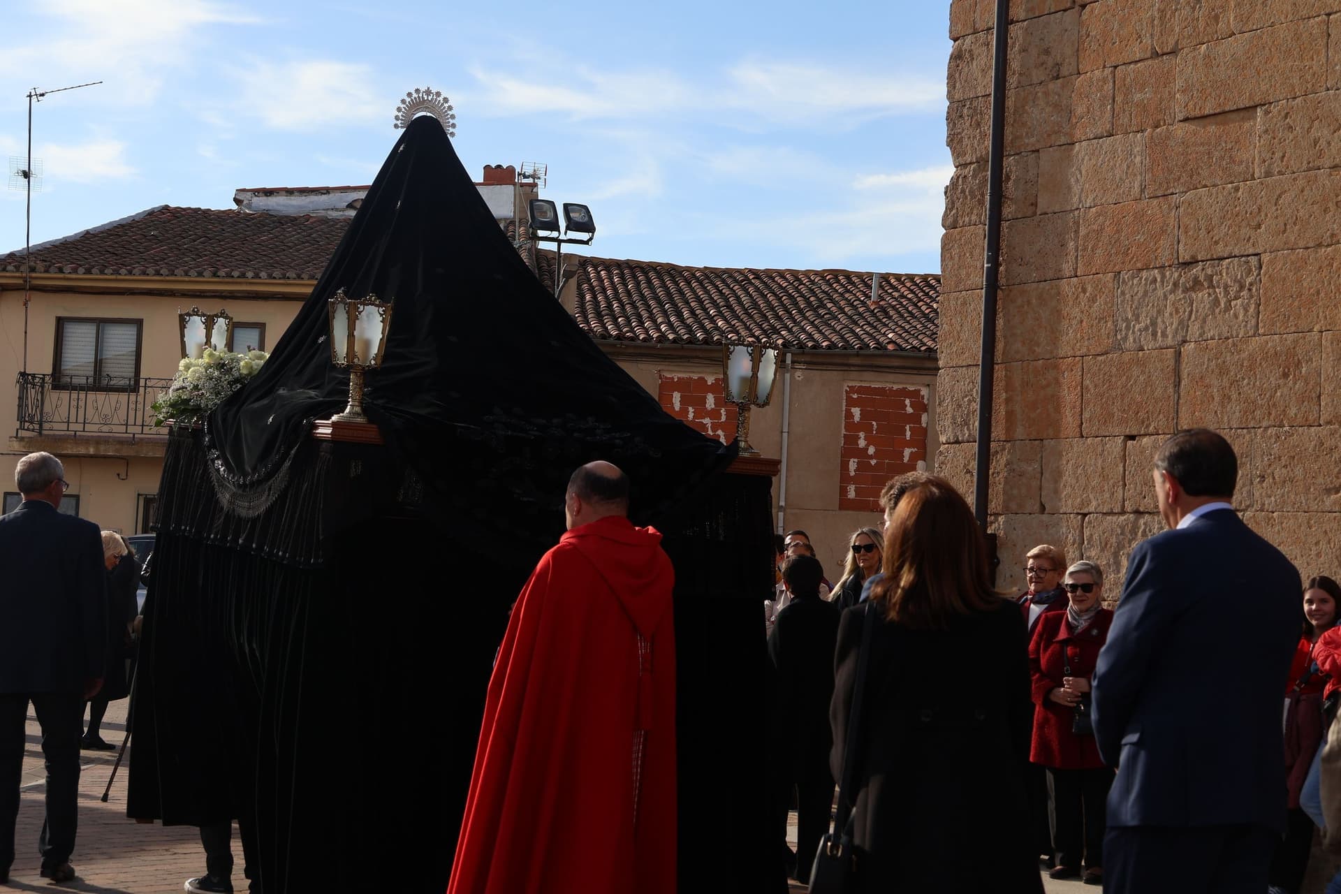 (30) GALERÍA | Revive en imágenes la procesión del Santo Entierro en Fuentesaúco