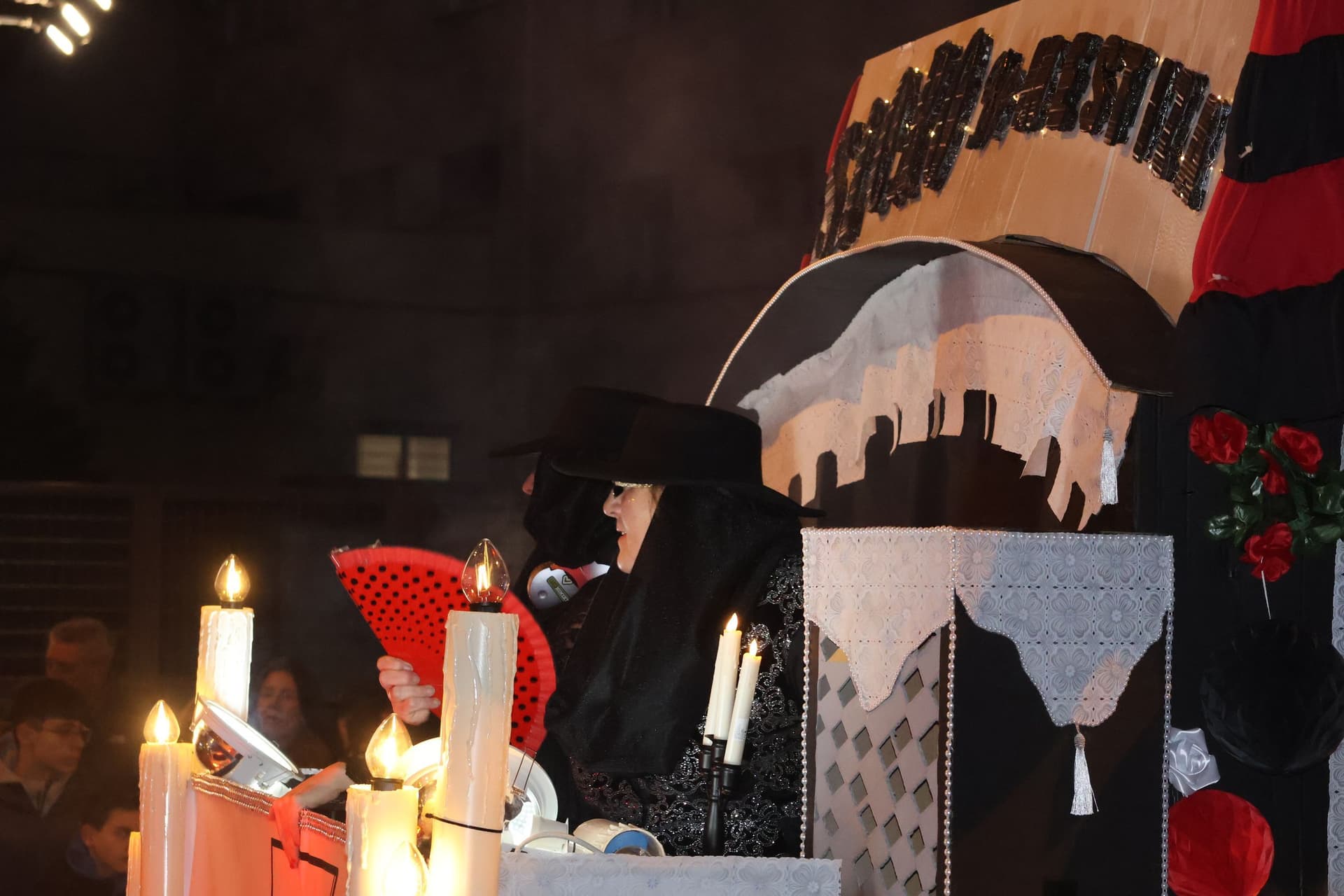 (6) GALERÍA | Segundo desfile, mismo entusiasmo: Zamora se vuelve a disfrazar de Carnaval