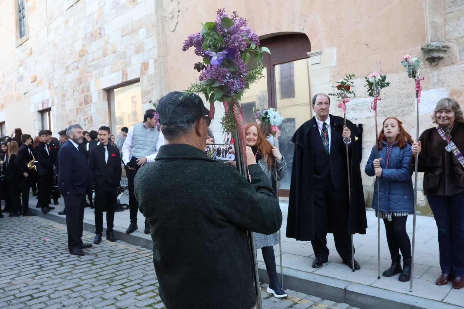 (5) GALERÍA | Revive en imágenes la procesión de la Santísima Resurrección