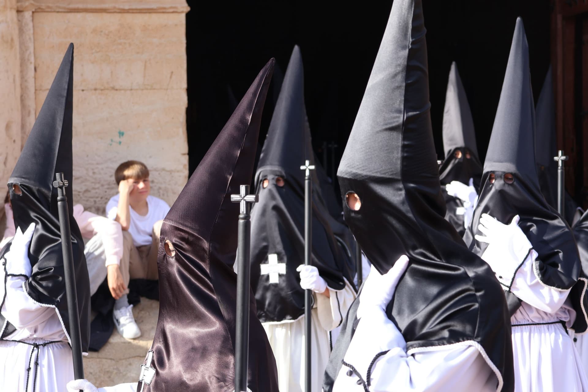 (54) GALERÍA | Revive en imágenes la procesión del Santo Entierro en Fuentesaúco