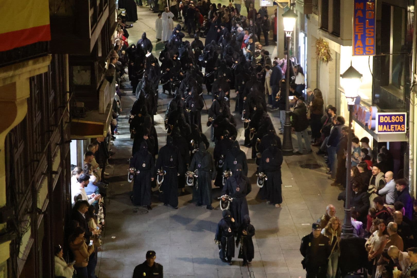(14) GALERÍA | Revive en imágenes la procesión de la Soledad