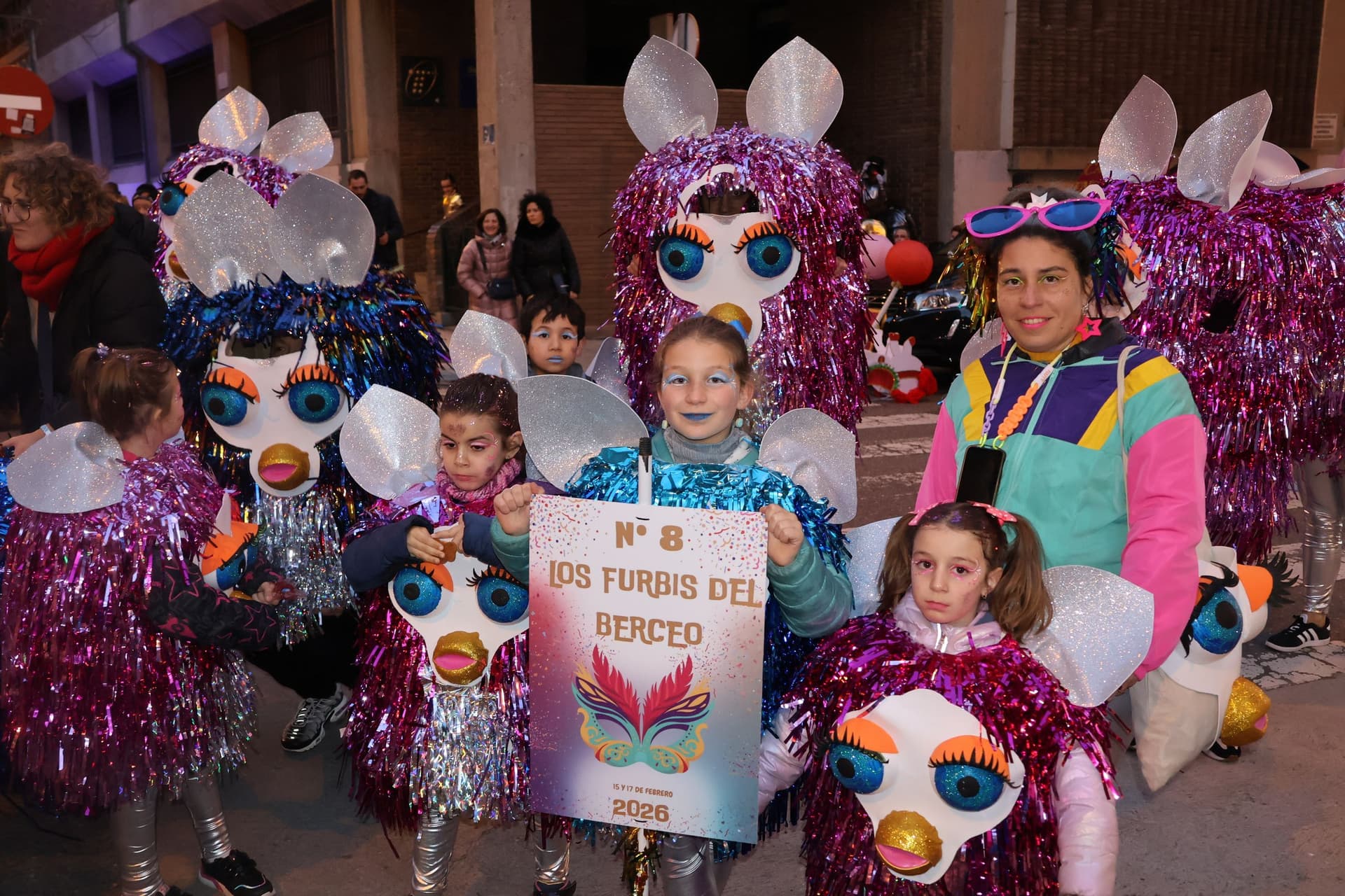 (45) GALERÍA | Segundo desfile, mismo entusiasmo: Zamora se vuelve a disfrazar de Carnaval