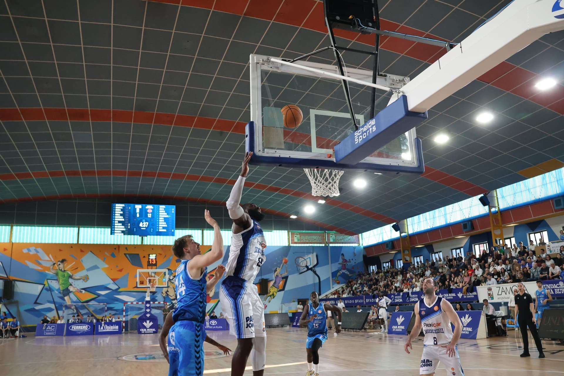 (20) GALERÍA | El encuentro entre el CB Zamora y el Flexicar Fuenlabrada, en imágenes