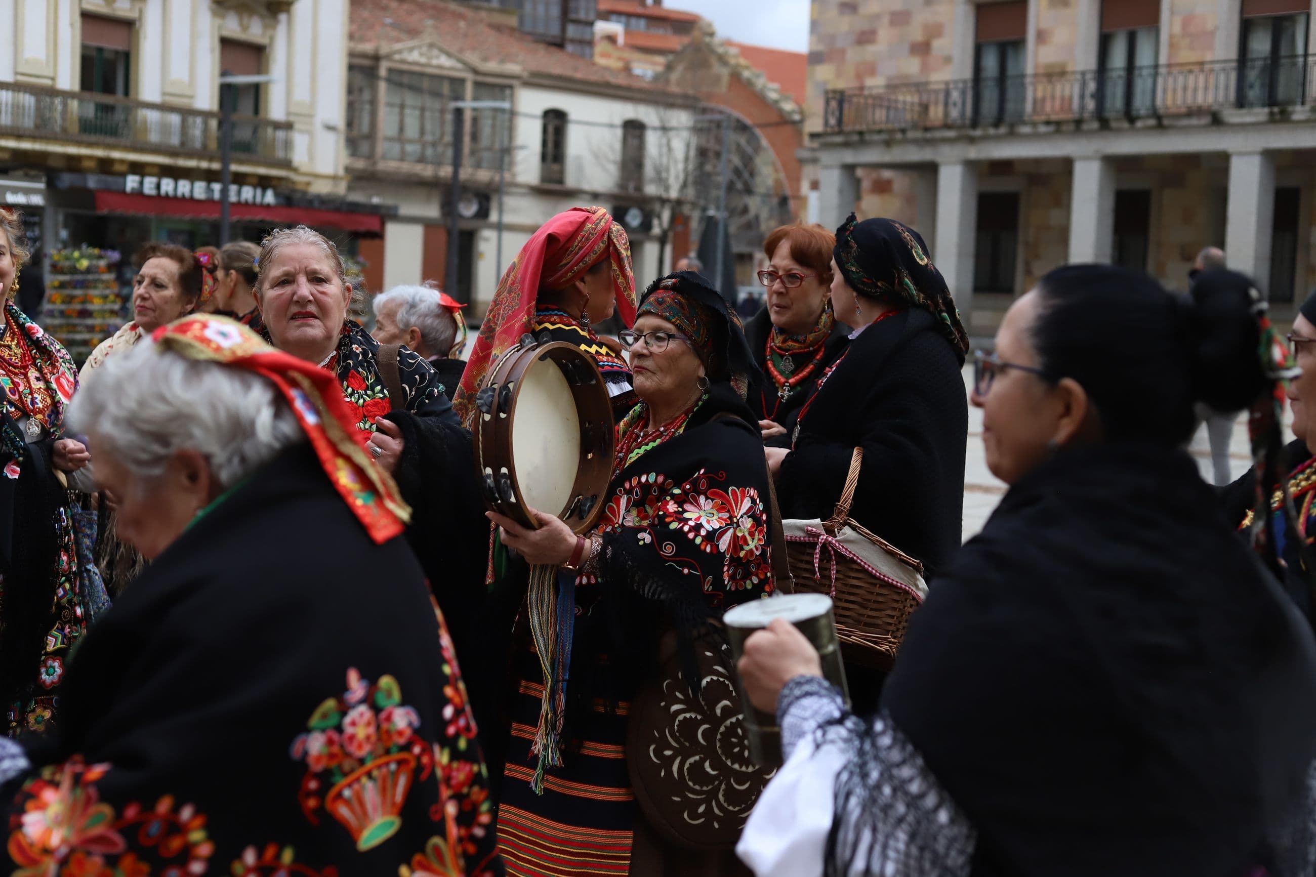 Imagen de las Águedas de San Frontis en la plaza de la Constitución | María Lorenzo