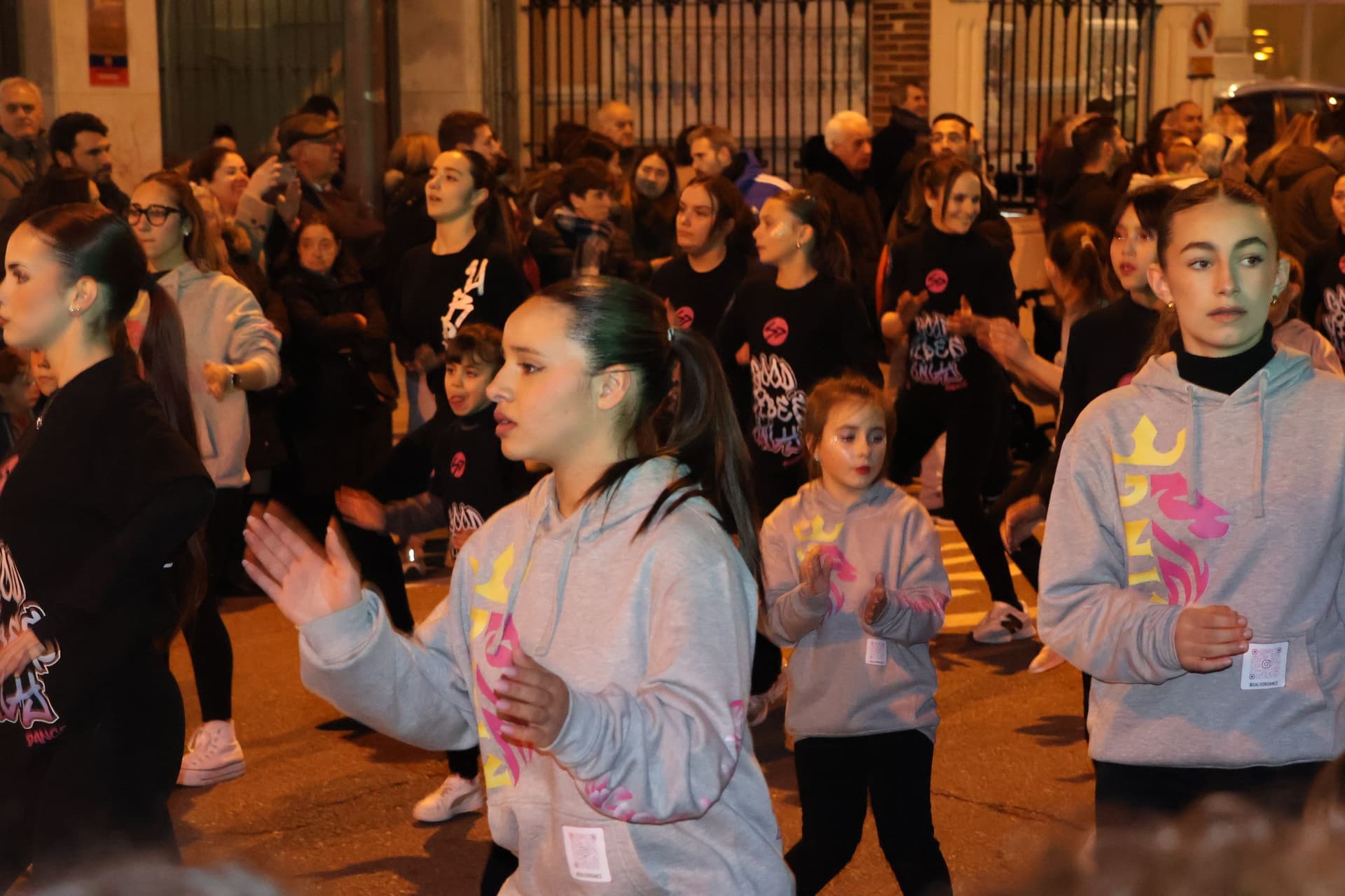 (10) GALERÍA | Segundo desfile, mismo entusiasmo: Zamora se vuelve a disfrazar de Carnaval