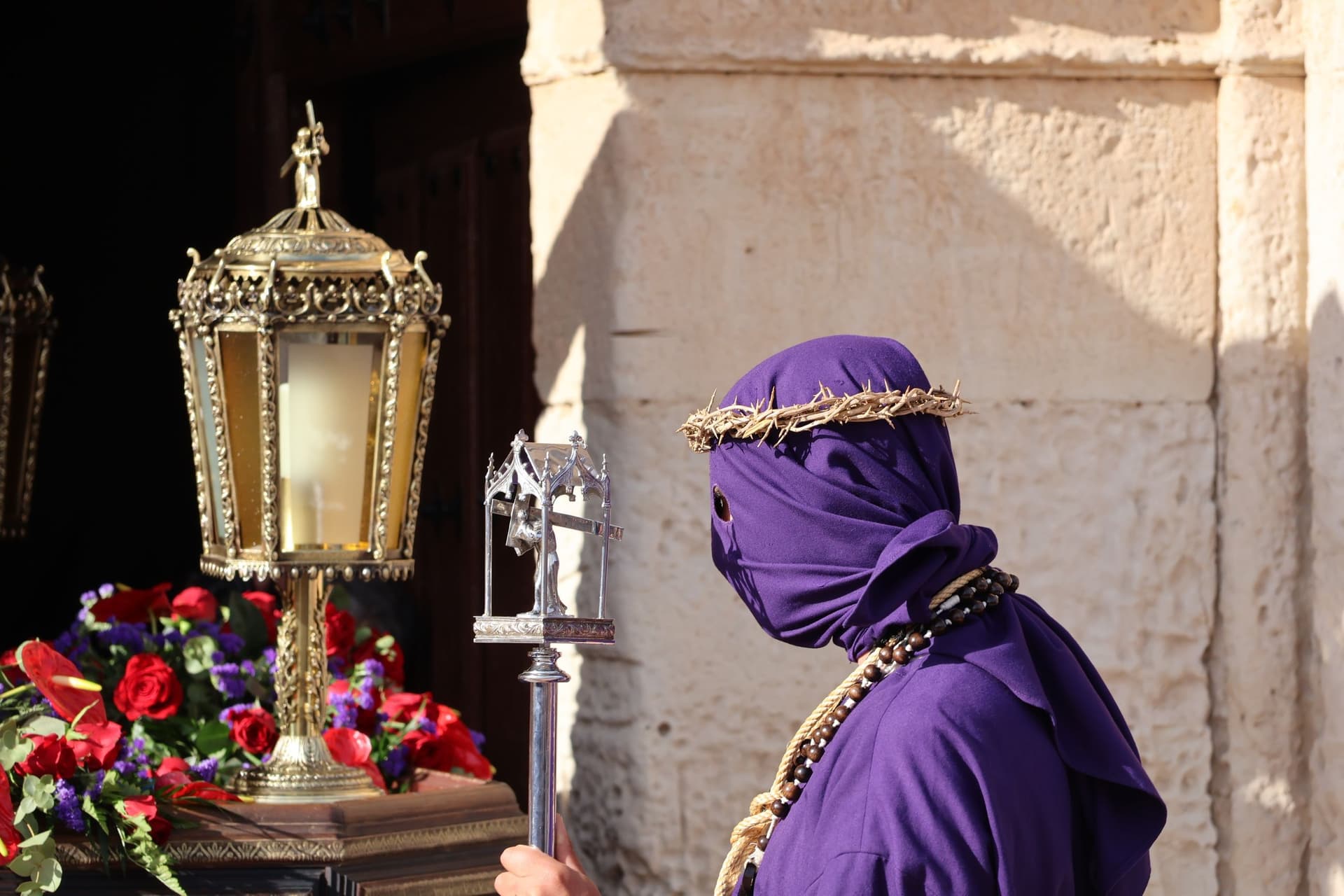 (77) GALERÍA | Revive en imágenes la procesión del Santo Entierro en Fuentesaúco