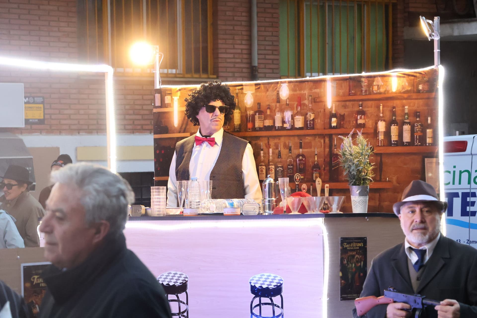 (17) GALERÍA | Segundo desfile, mismo entusiasmo: Zamora se vuelve a disfrazar de Carnaval