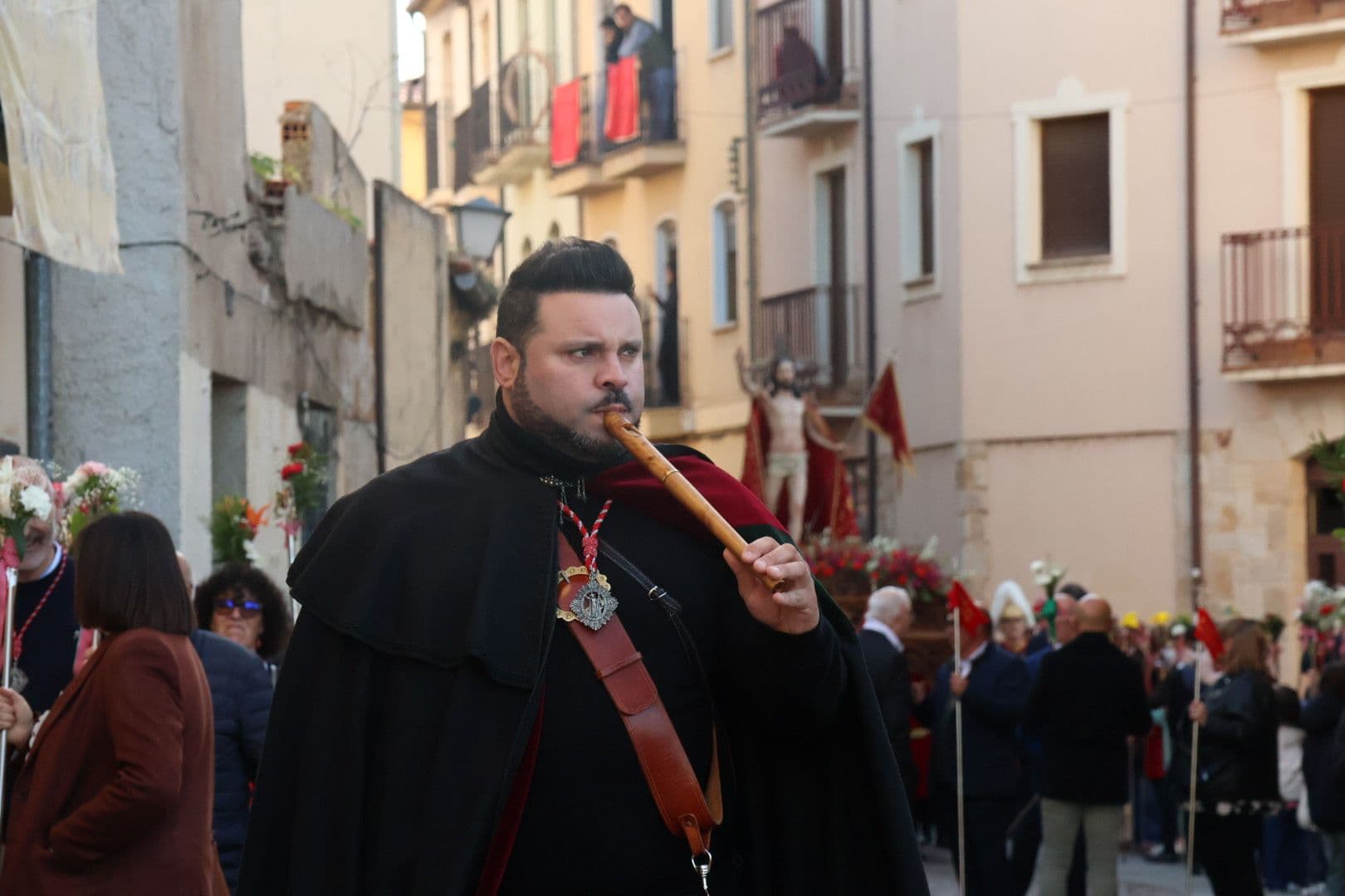(26) GALERÍA | Revive en imágenes la procesión de la Santísima Resurrección