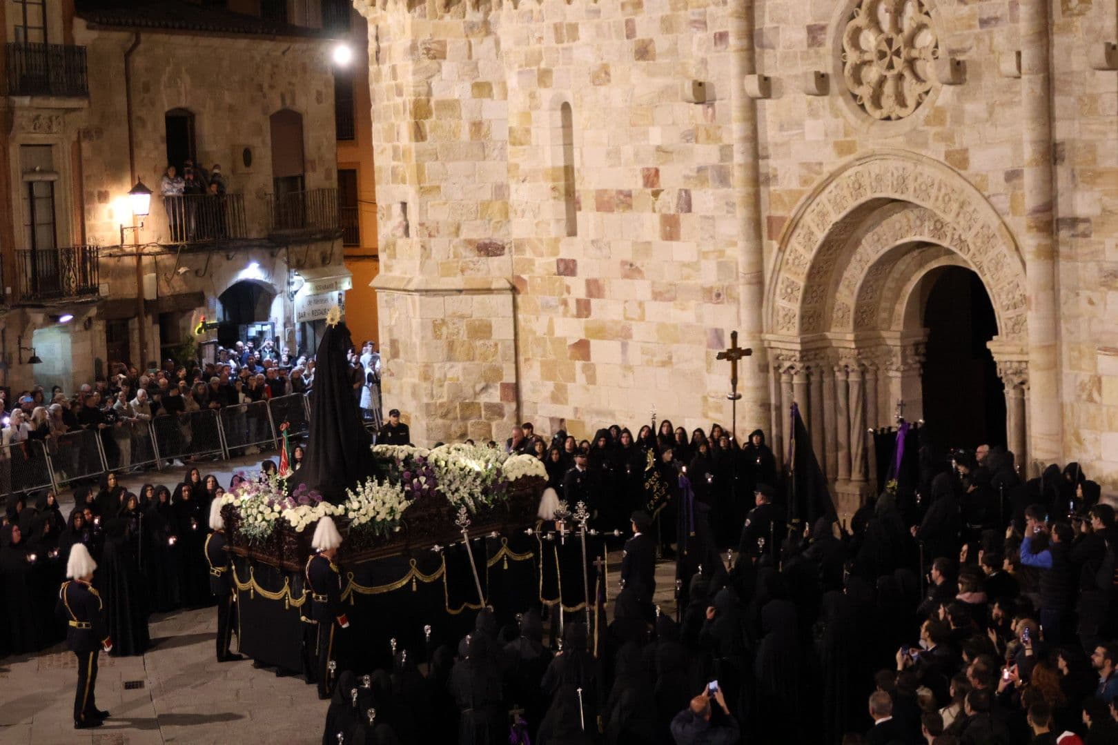 (7) GALERÍA | Revive en imágenes la procesión de la Soledad
