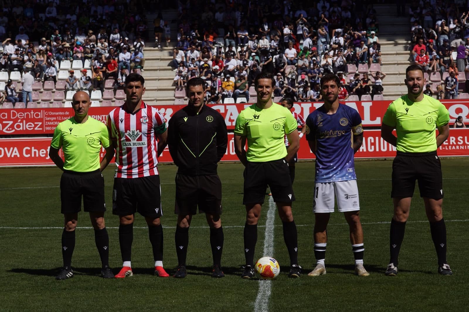(14) GALERÍA | Revive en imágenes el derbi entre el Zamora CF y Unionistas de Salamanca