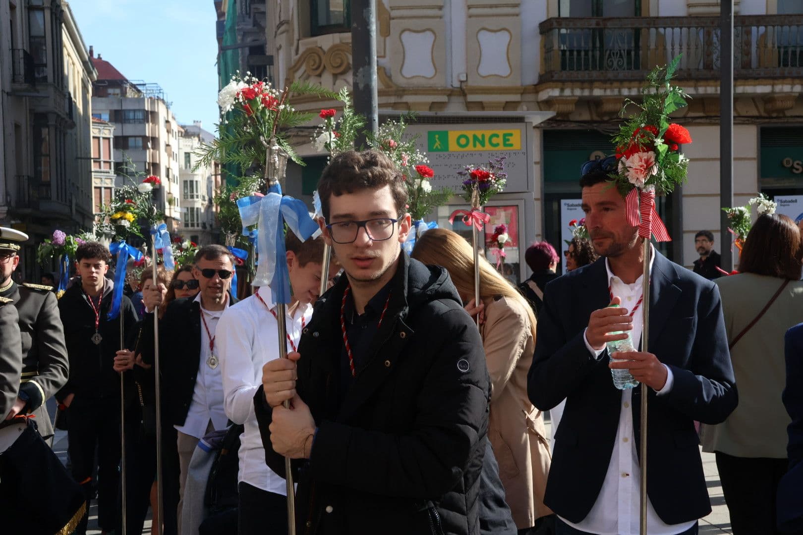 (36) GALERÍA | Revive en imágenes la procesión de la Santísima Resurrección