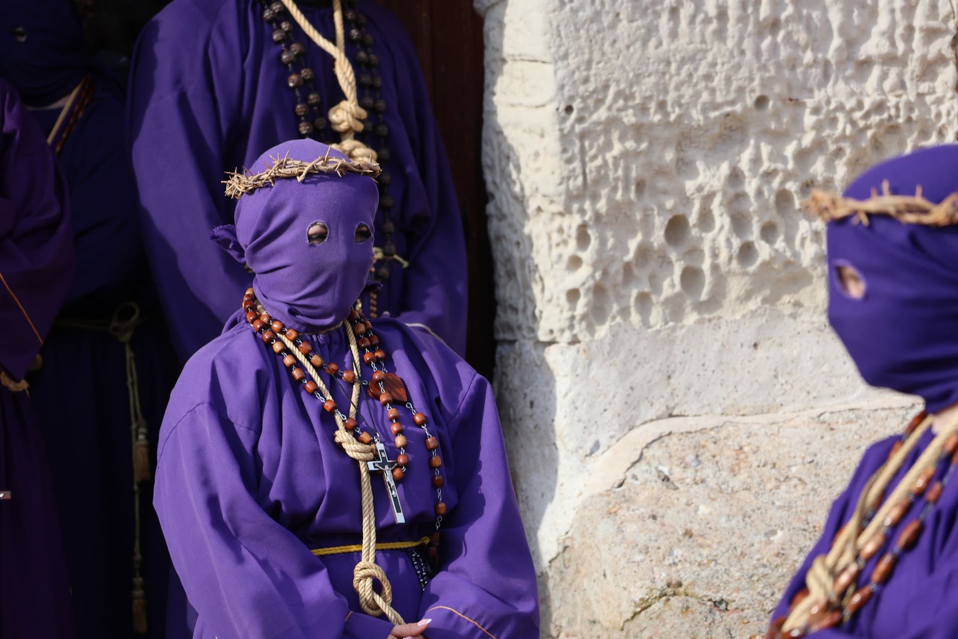 (93) GALERÍA | Revive en imágenes la procesión del Santo Entierro en Fuentesaúco