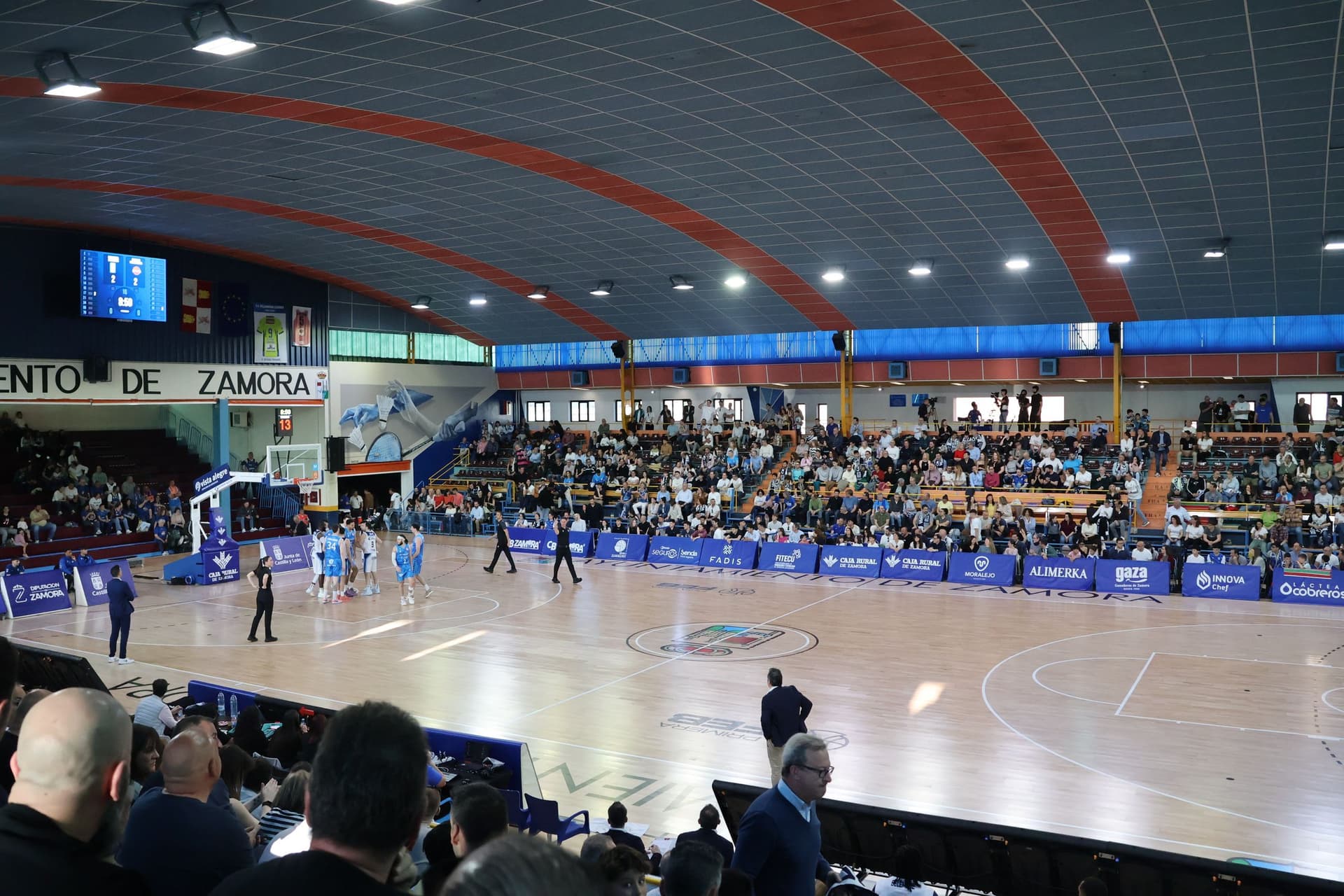 (44) GALERÍA | El encuentro entre el CB Zamora y el Flexicar Fuenlabrada, en imágenes