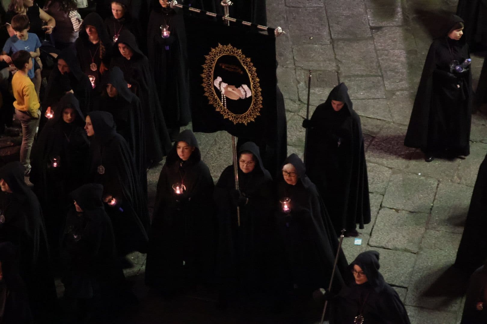 (16) GALERÍA | Revive en imágenes la procesión de la Soledad