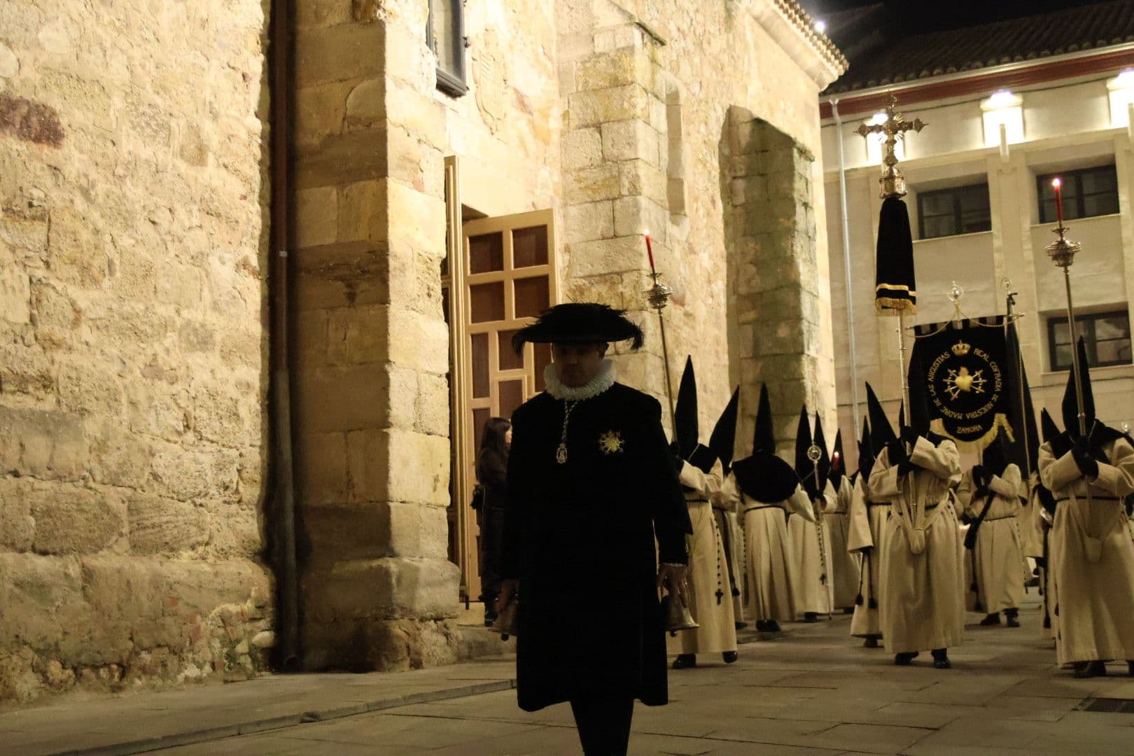 (35) GALERÍA | Revive en imágenes la procesión de Nuestra Madre