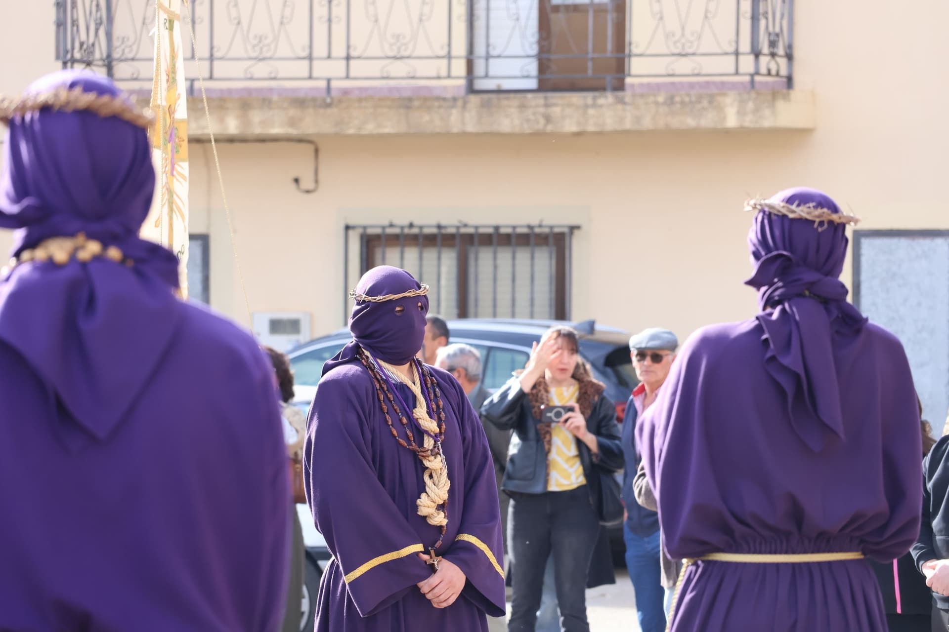 (88) GALERÍA | Revive en imágenes la procesión del Santo Entierro en Fuentesaúco