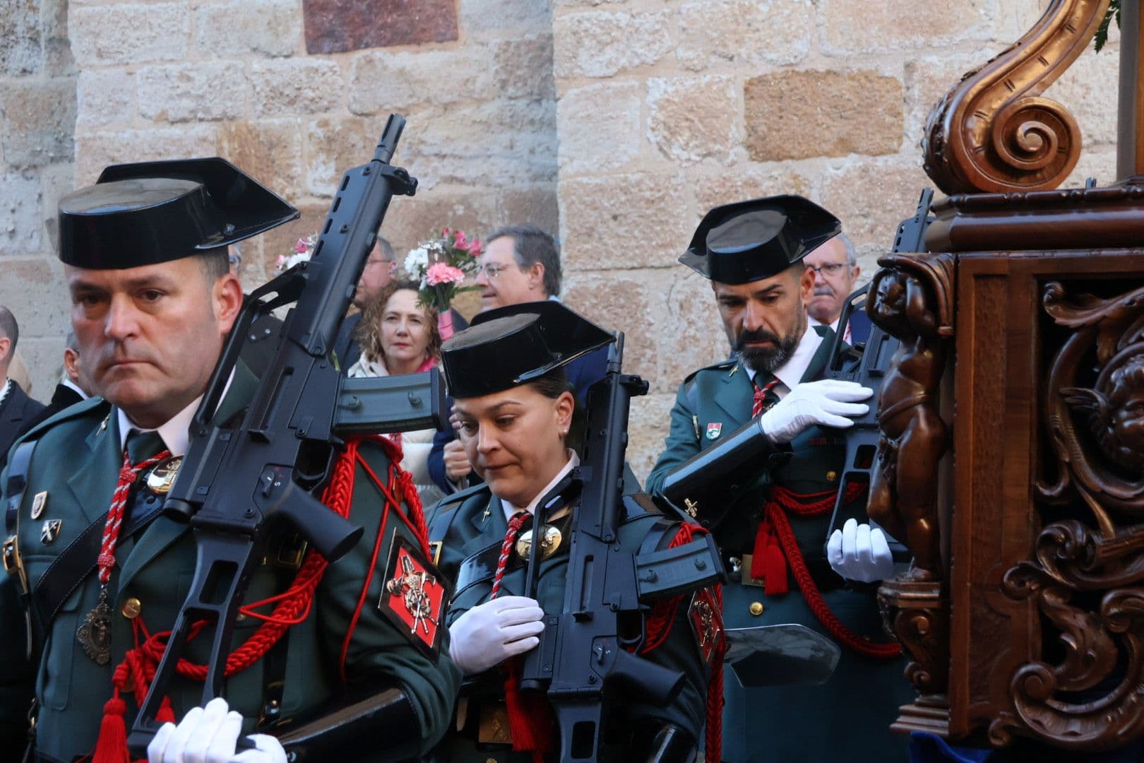 (12) GALERÍA | Revive en imágenes la procesión de la Santísima Resurrección
