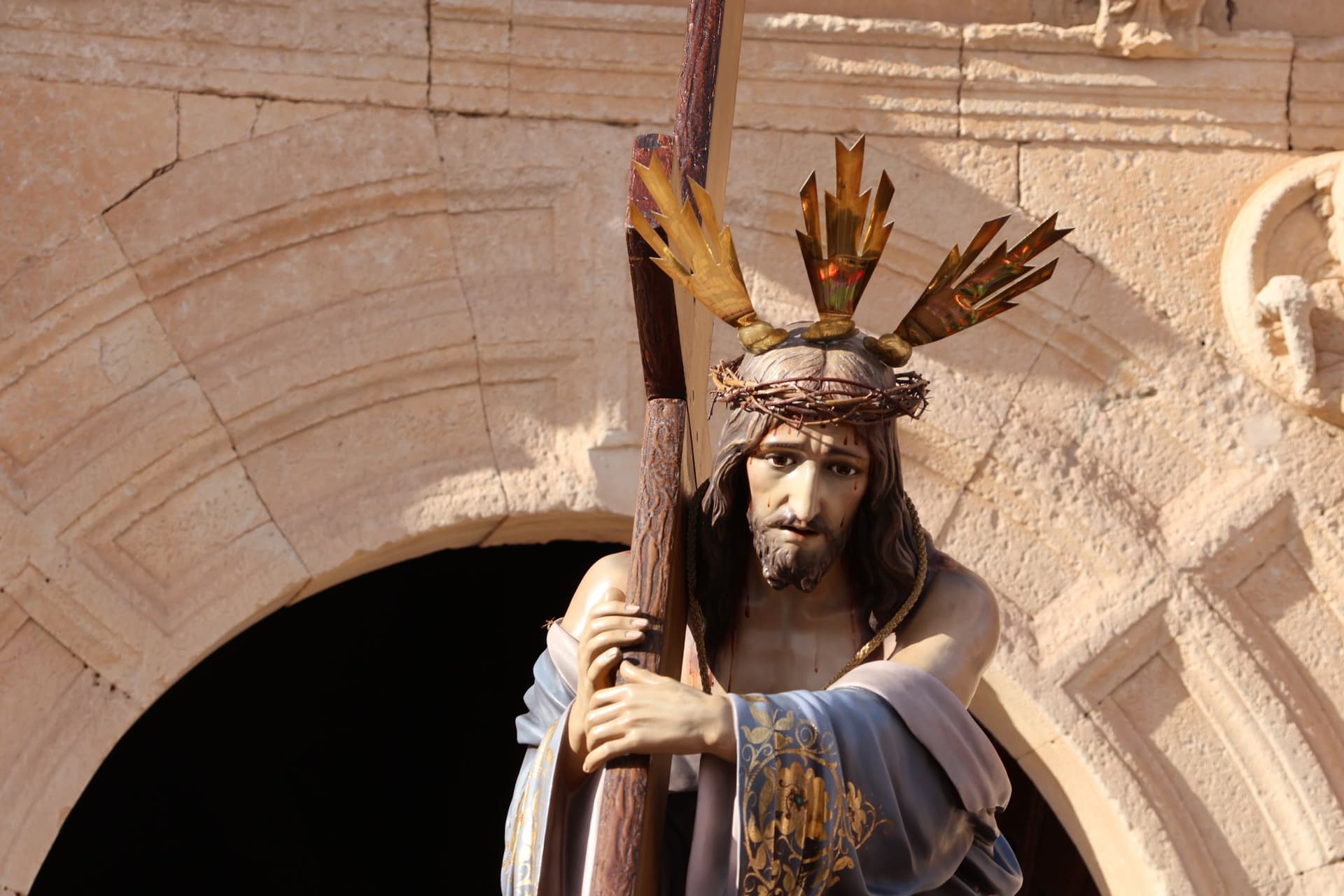 (78) GALERÍA | Revive en imágenes la procesión del Santo Entierro en Fuentesaúco