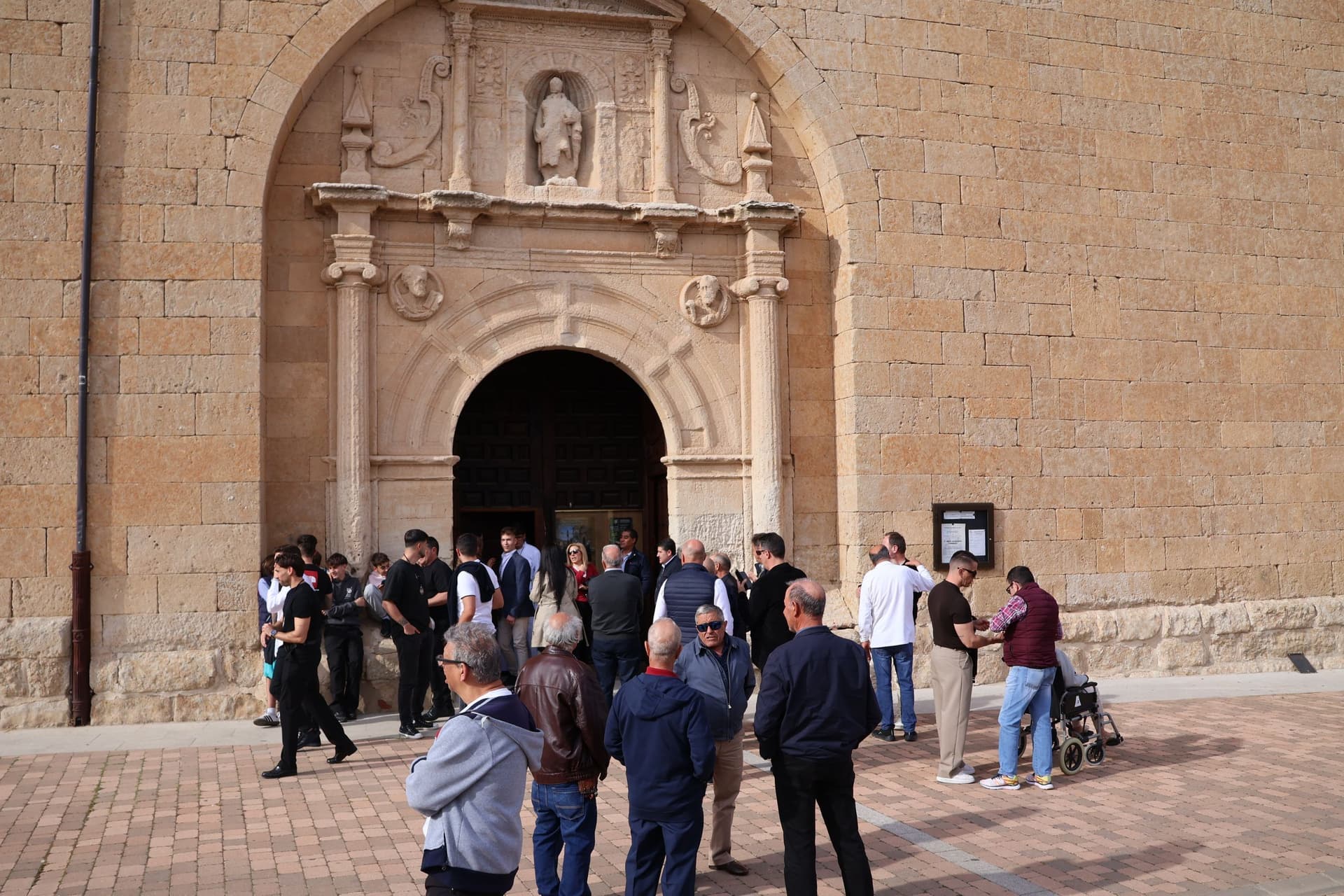 (25) GALERÍA | Revive en imágenes la procesión del Santo Entierro en Fuentesaúco