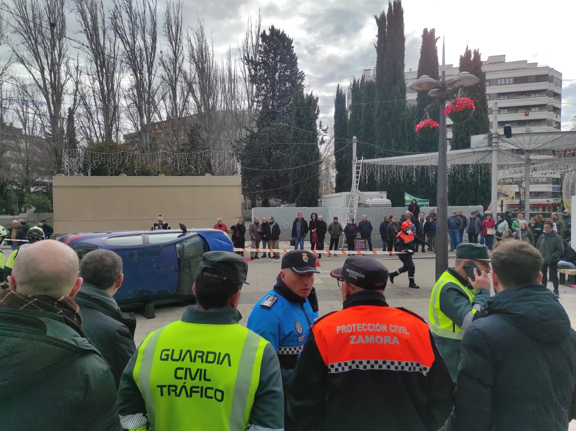 (9) GALERÍA | Simulacro de un accidente de tráfico por positivo en alcohol y drogas en La Marina