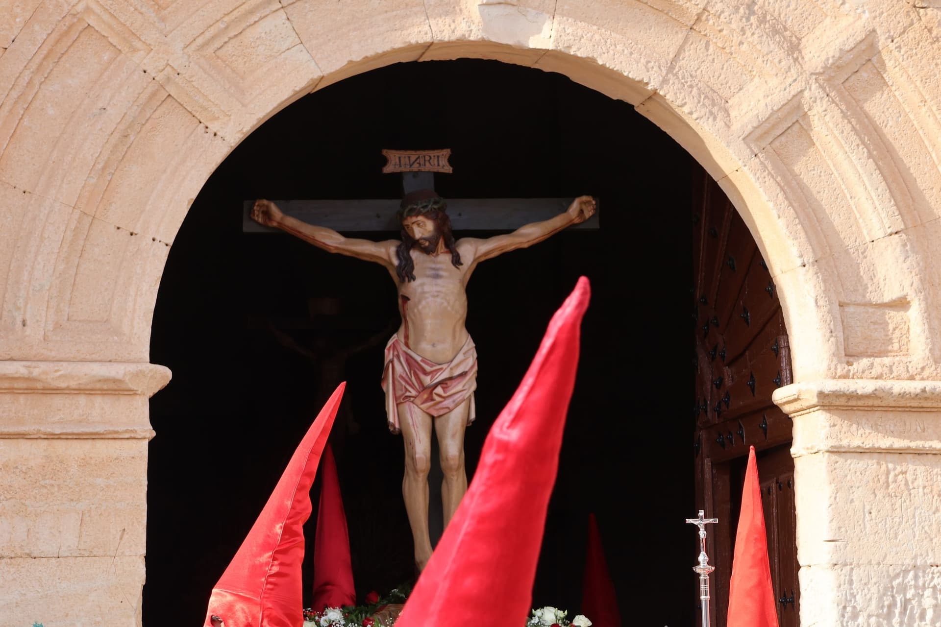 (68) GALERÍA | Revive en imágenes la procesión del Santo Entierro en Fuentesaúco