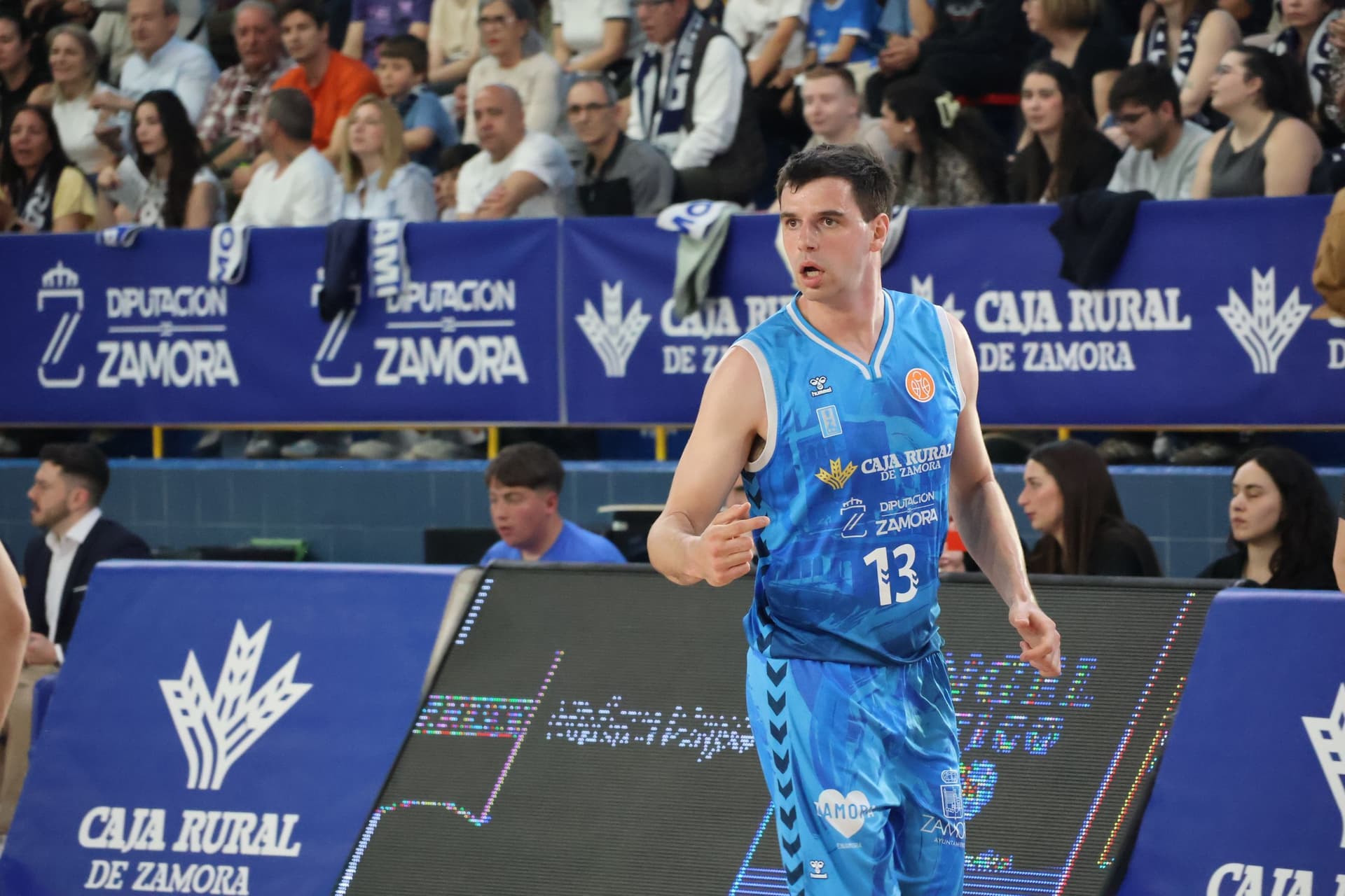 (8) GALERÍA | El encuentro entre el CB Zamora y el Flexicar Fuenlabrada, en imágenes