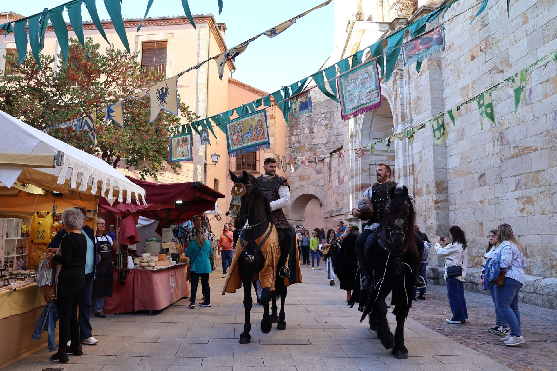 (23) GALERÍA | Desfile inaugural Mercado Medieval de Zamora