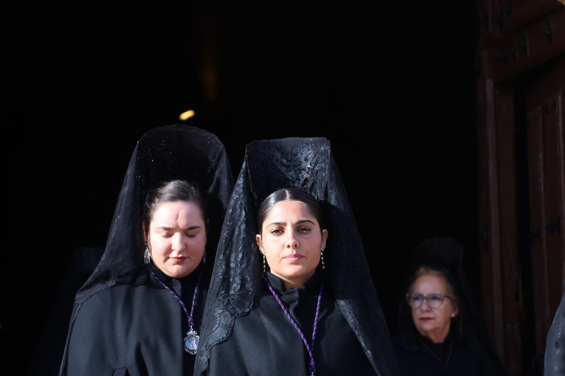 (49) GALERÍA | Revive en imágenes la procesión del Santo Entierro en Fuentesaúco