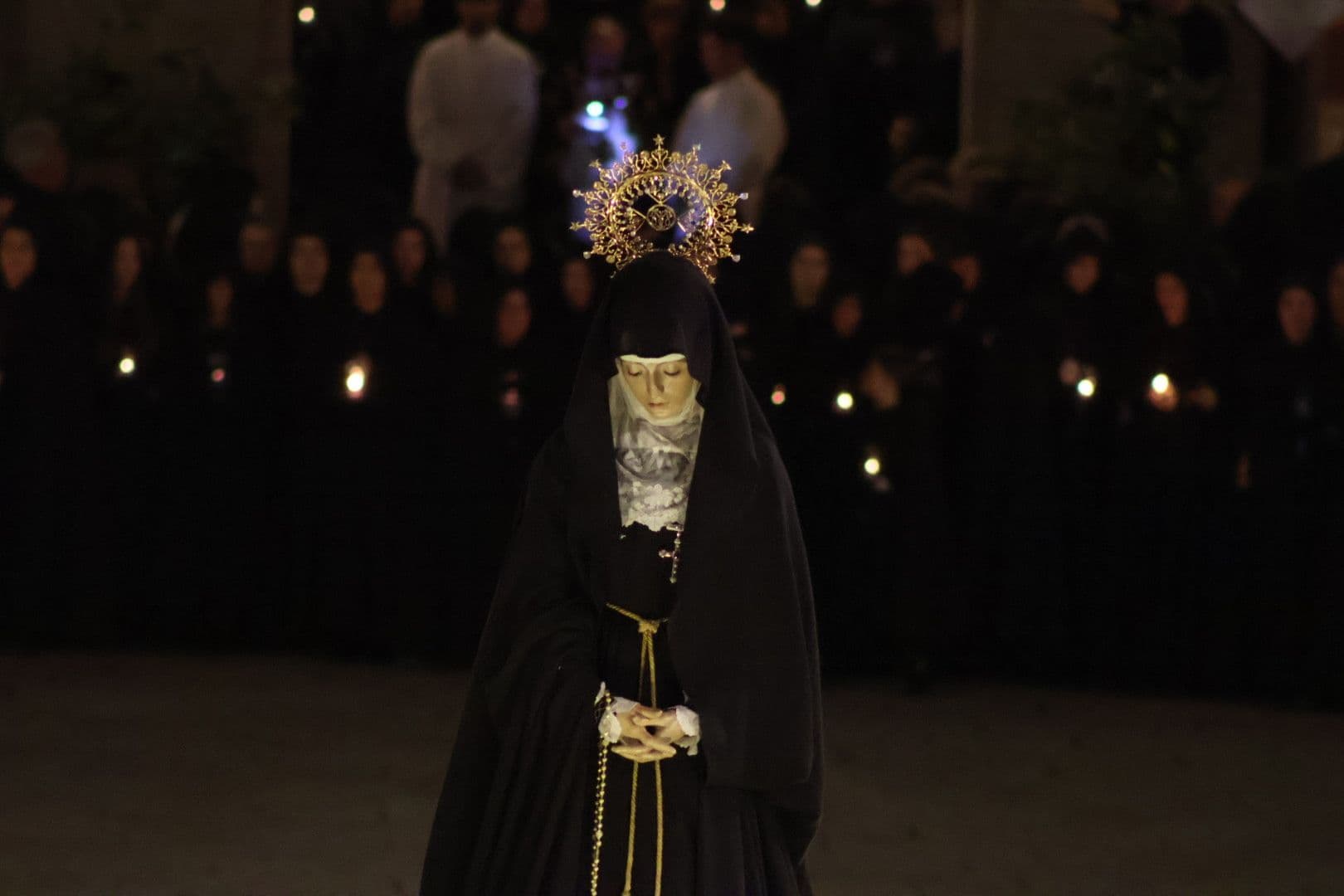 (6) GALERÍA | Revive en imágenes la procesión de la Soledad