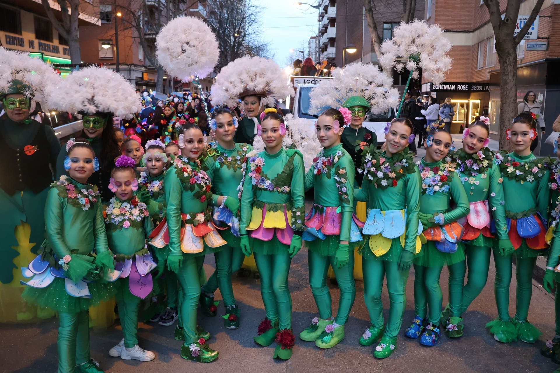 (44) GALERÍA | Segundo desfile, mismo entusiasmo: Zamora se vuelve a disfrazar de Carnaval