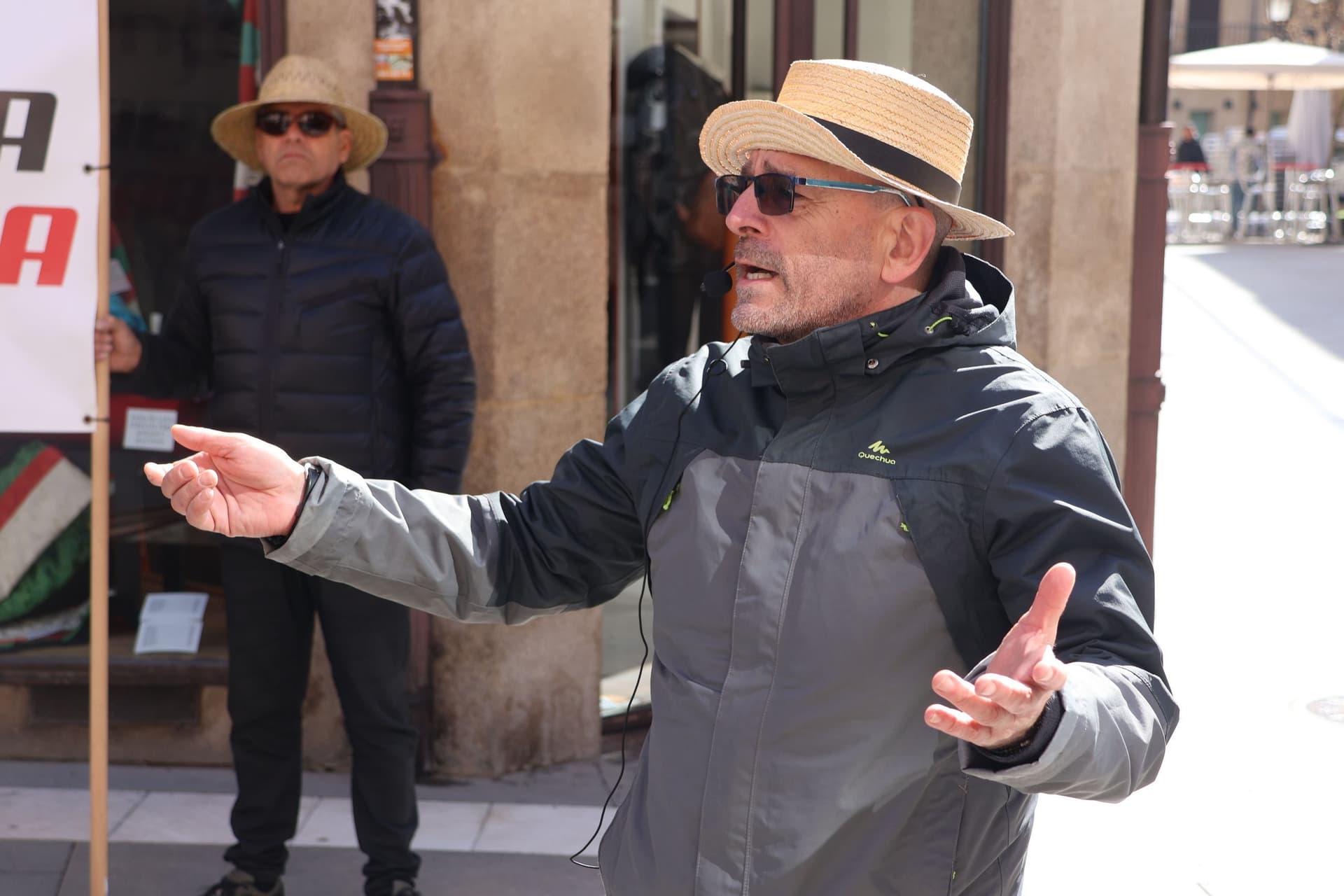 (8) GALERÍA | La simbólica reivindicación 'Renfe entierra Sanabria' llega al centro de Zamora