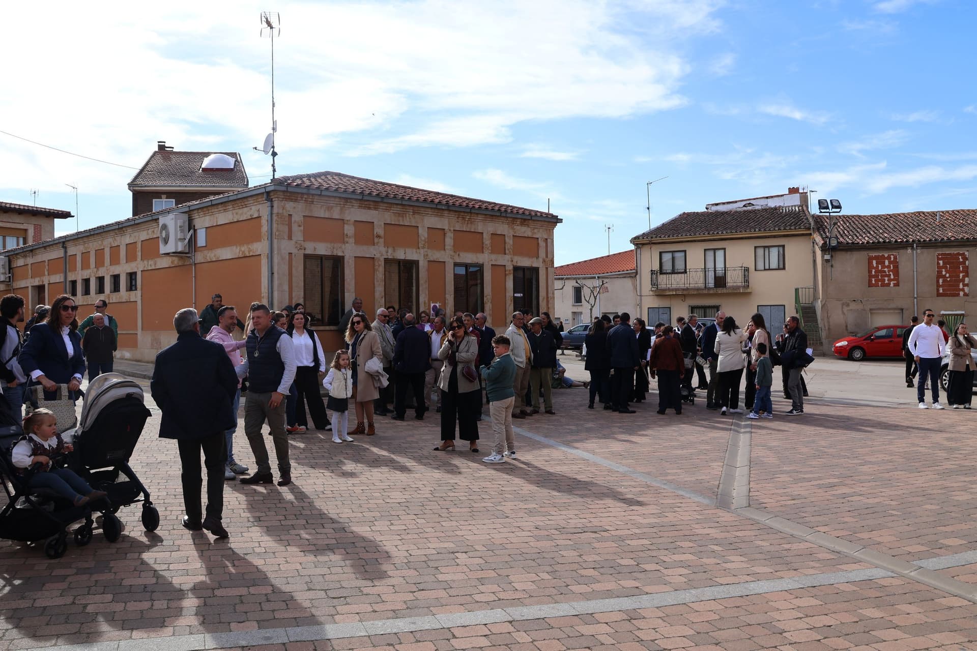 (26) GALERÍA | Revive en imágenes la procesión del Santo Entierro en Fuentesaúco