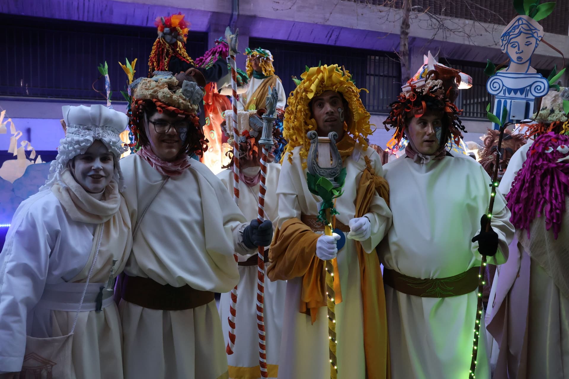 (37) GALERÍA | Segundo desfile, mismo entusiasmo: Zamora se vuelve a disfrazar de Carnaval