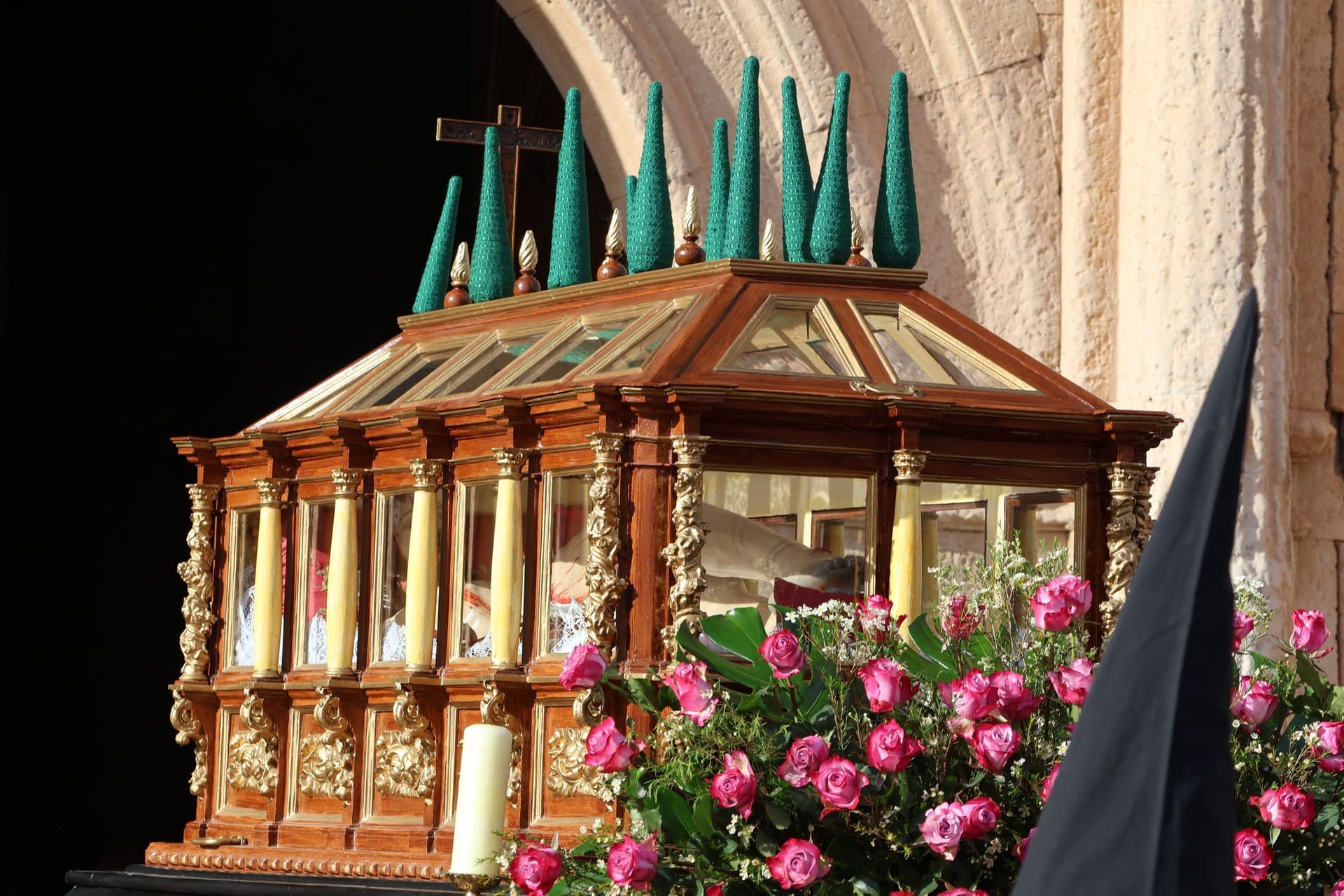 (45) GALERÍA | Revive en imágenes la procesión del Santo Entierro en Fuentesaúco