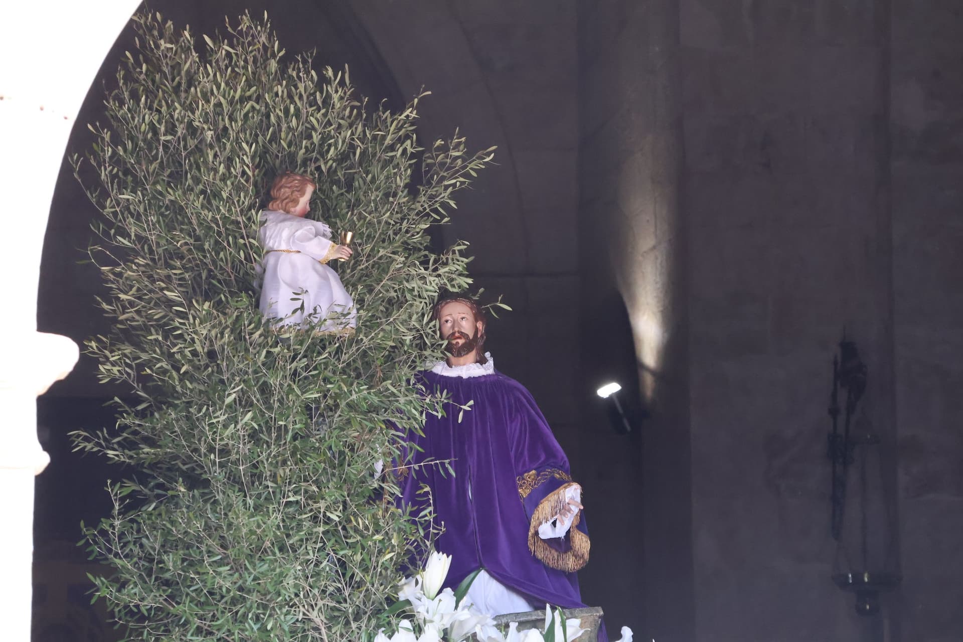 (20) GALERÍA | Revive en imágenes la procesión del Santo Entierro en Fuentesaúco