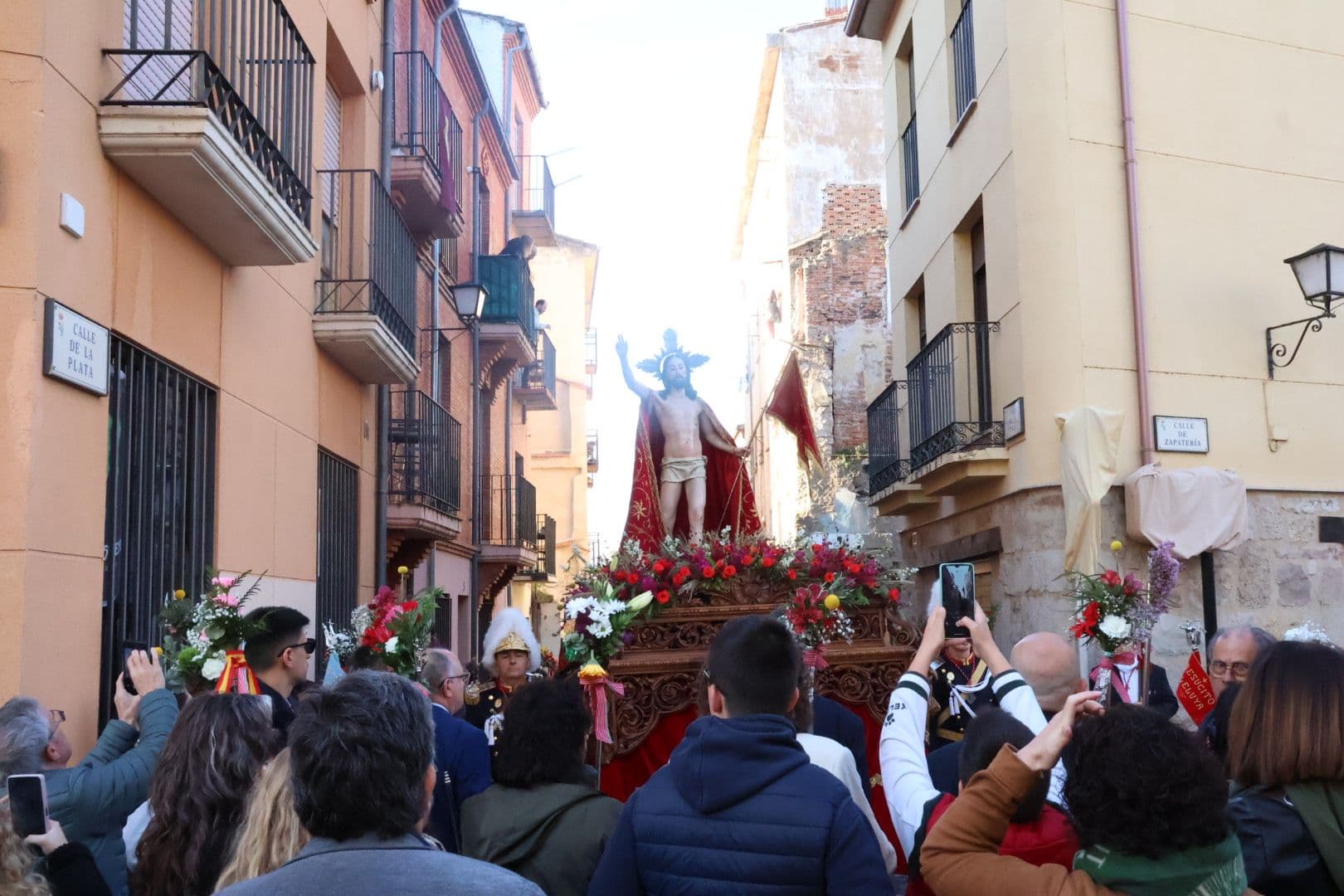 (17) GALERÍA | Revive en imágenes la procesión de la Santísima Resurrección