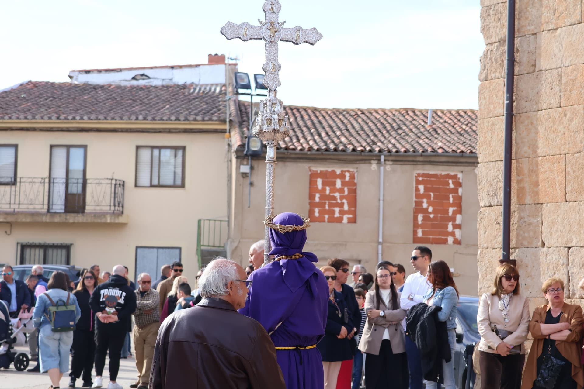 (23) GALERÍA | Revive en imágenes la procesión del Santo Entierro en Fuentesaúco