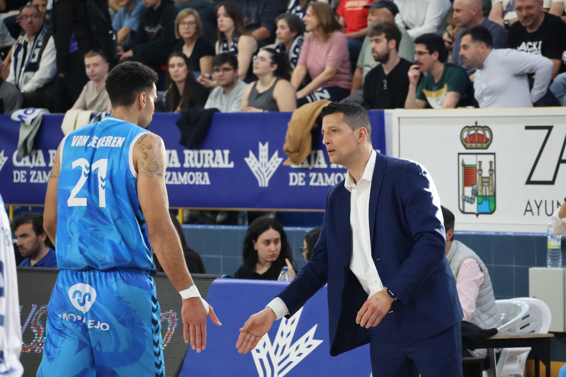 (12) GALERÍA | El encuentro entre el CB Zamora y el Flexicar Fuenlabrada, en imágenes