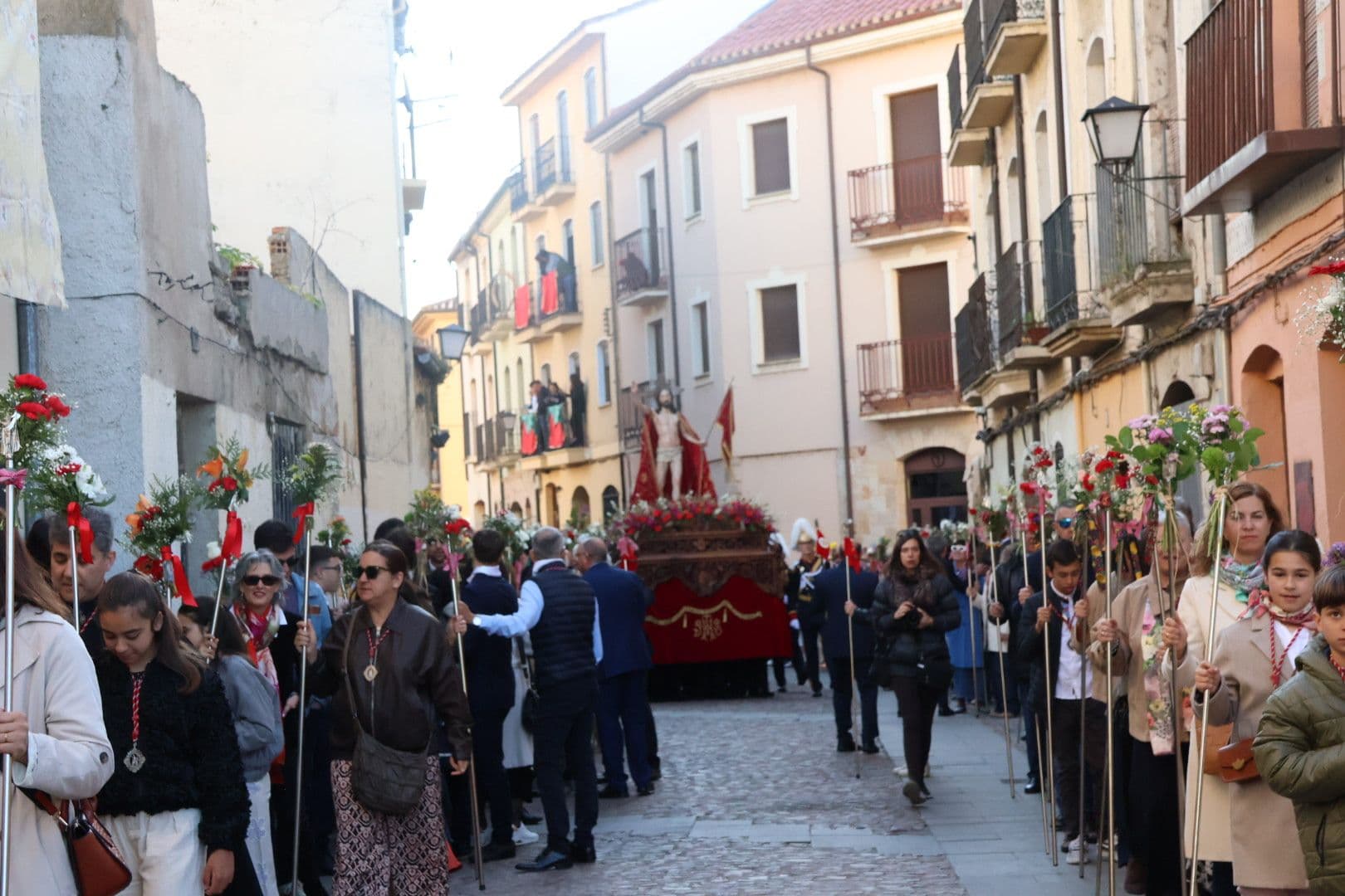 (30) GALERÍA | Revive en imágenes la procesión de la Santísima Resurrección