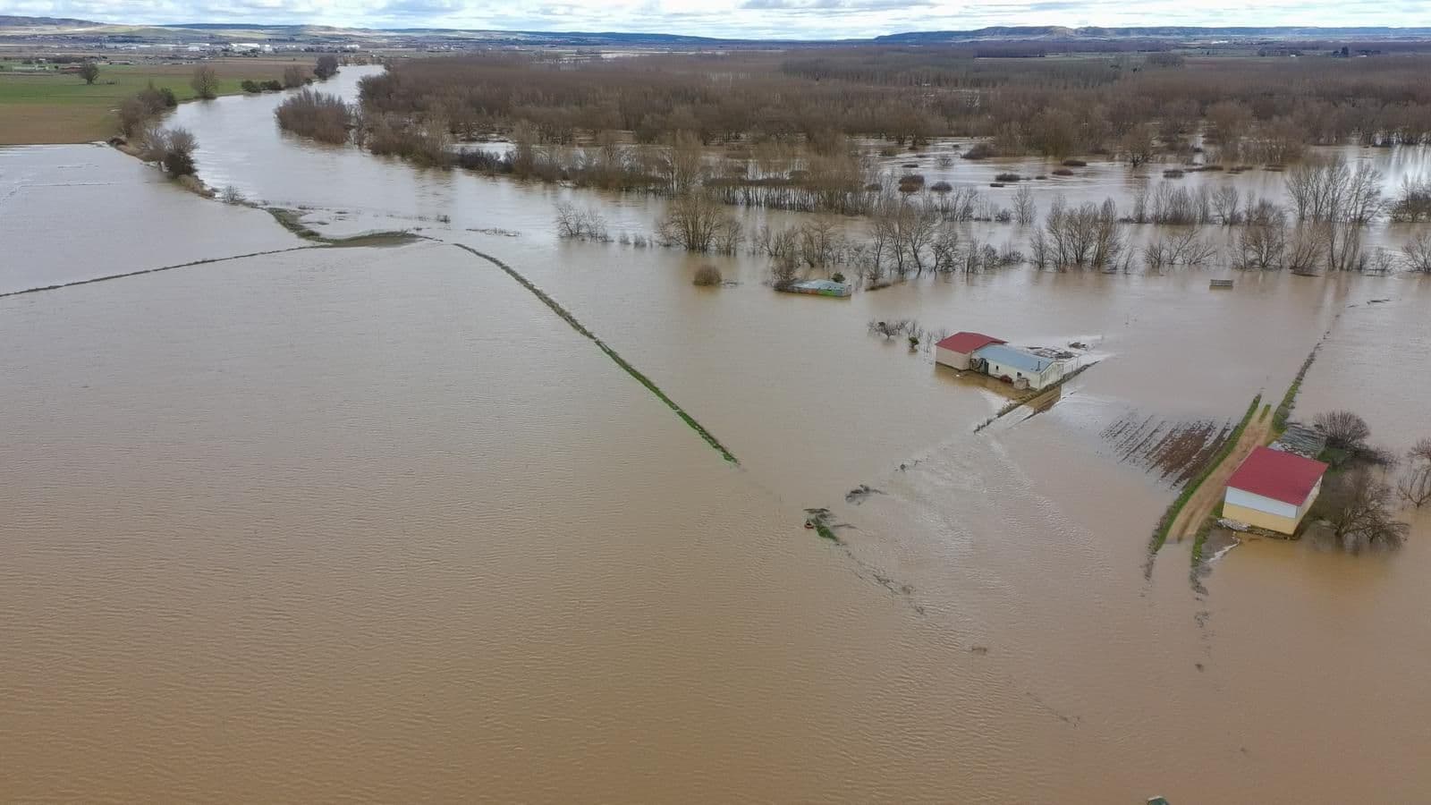 Imagen de la rinconada de Villagodio anegada por el agua