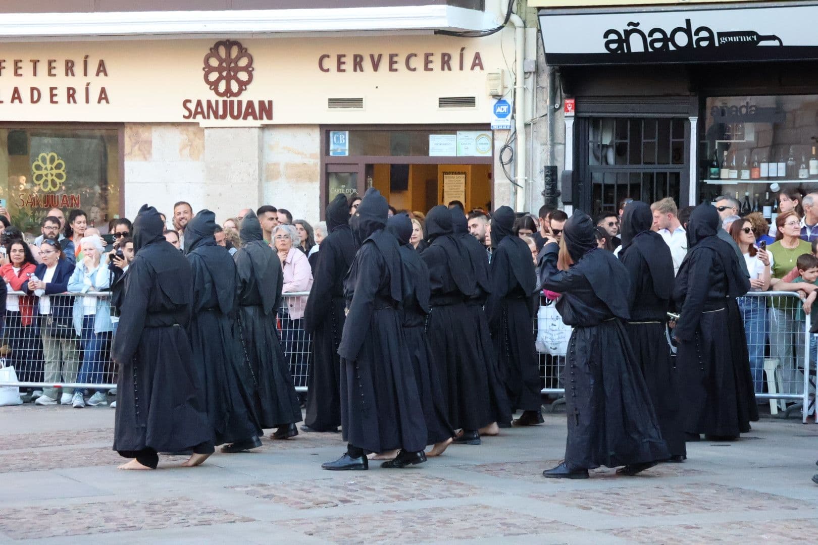 (64) GALERÍA | Revive en imágenes la procesión de la Soledad