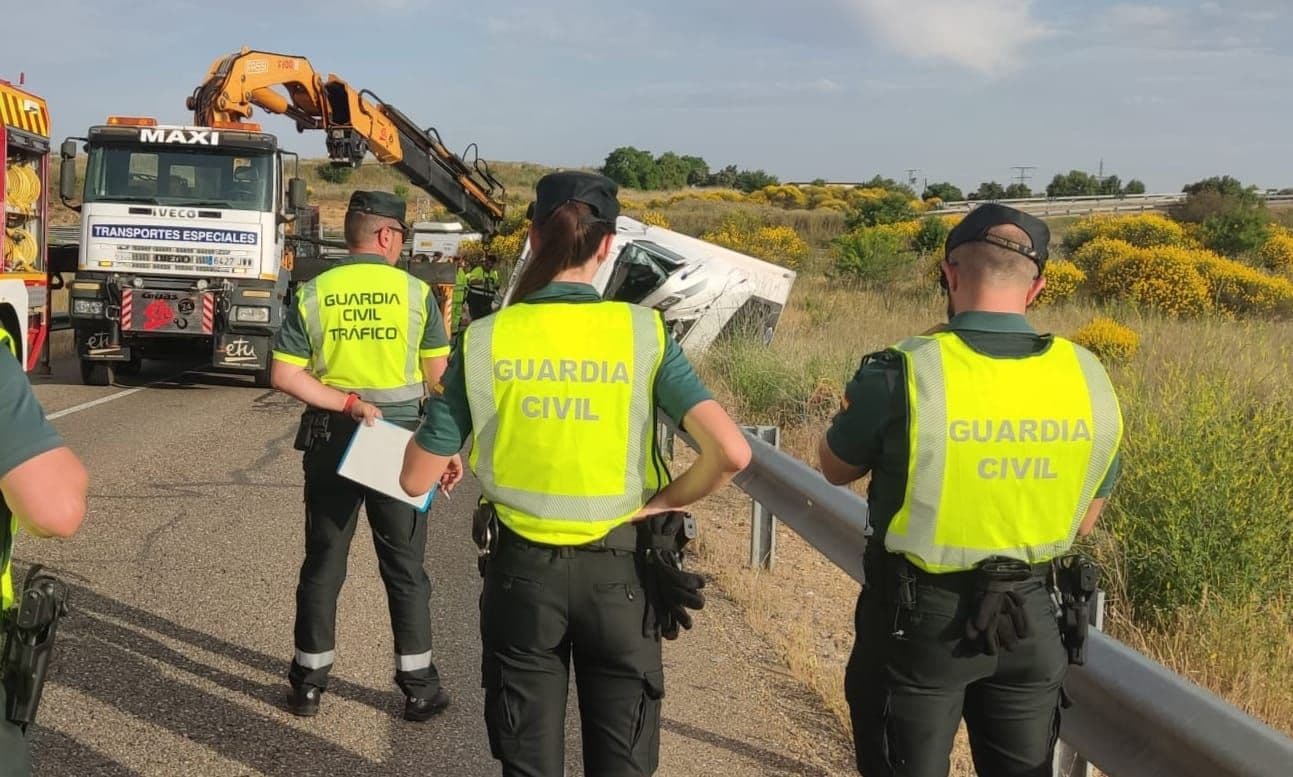 (4) Trágico accidente en Zamora: fallece el conductor de un camión en un accidente de tráfico