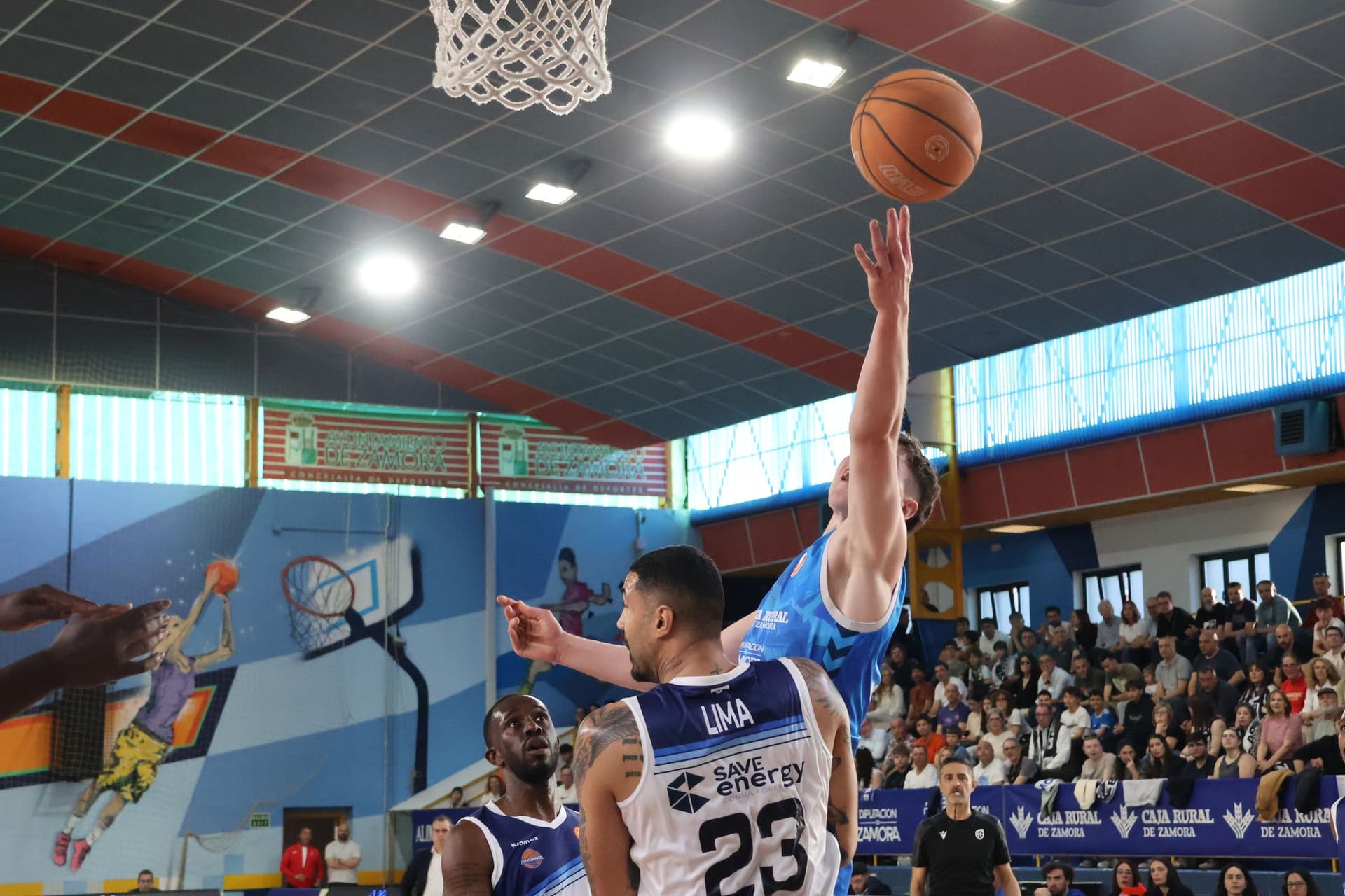 (33) GALERÍA | El encuentro entre el CB Zamora y el Flexicar Fuenlabrada, en imágenes